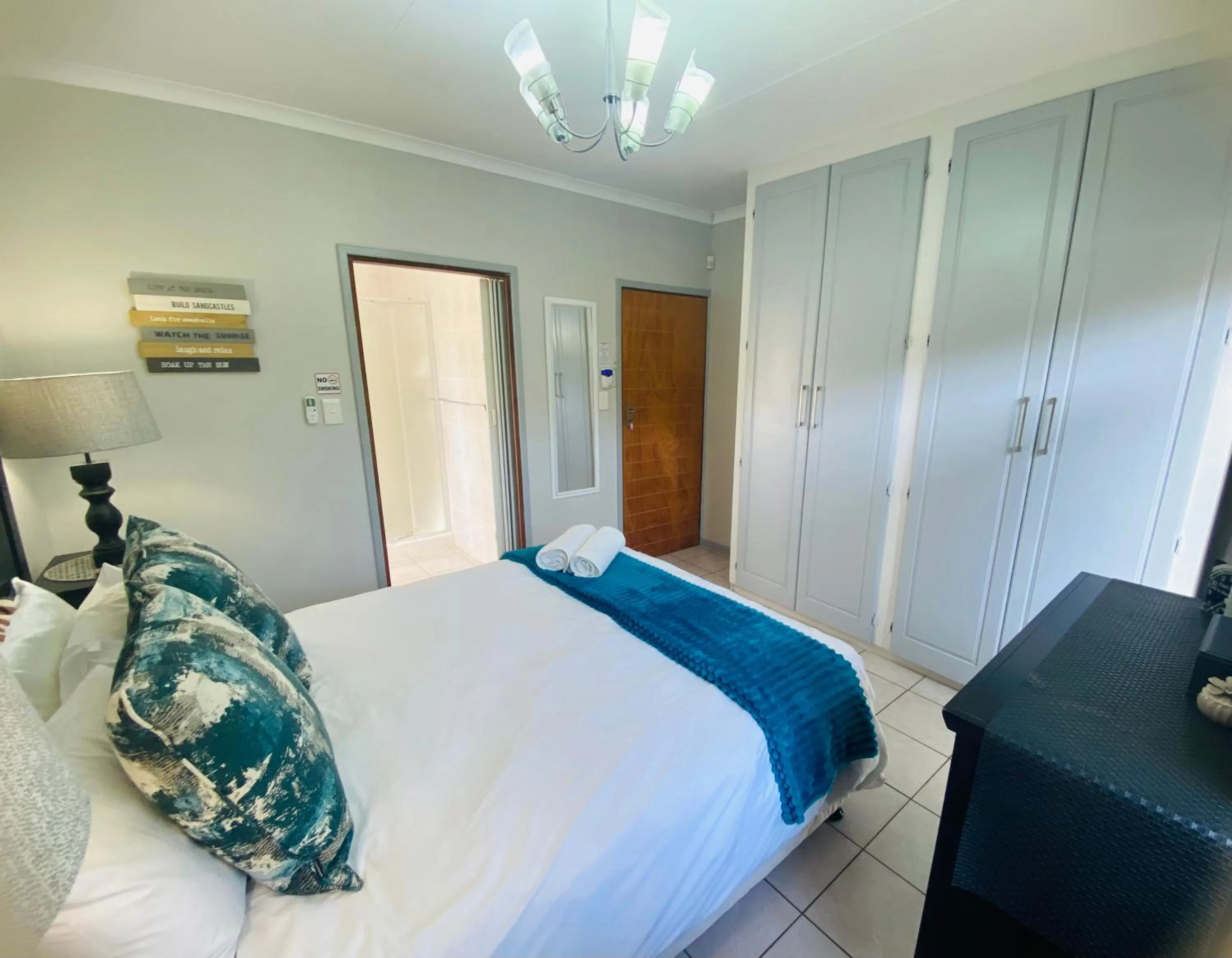 Bedroom, Bed in Pelican's Nest Holiday Home St Lucia