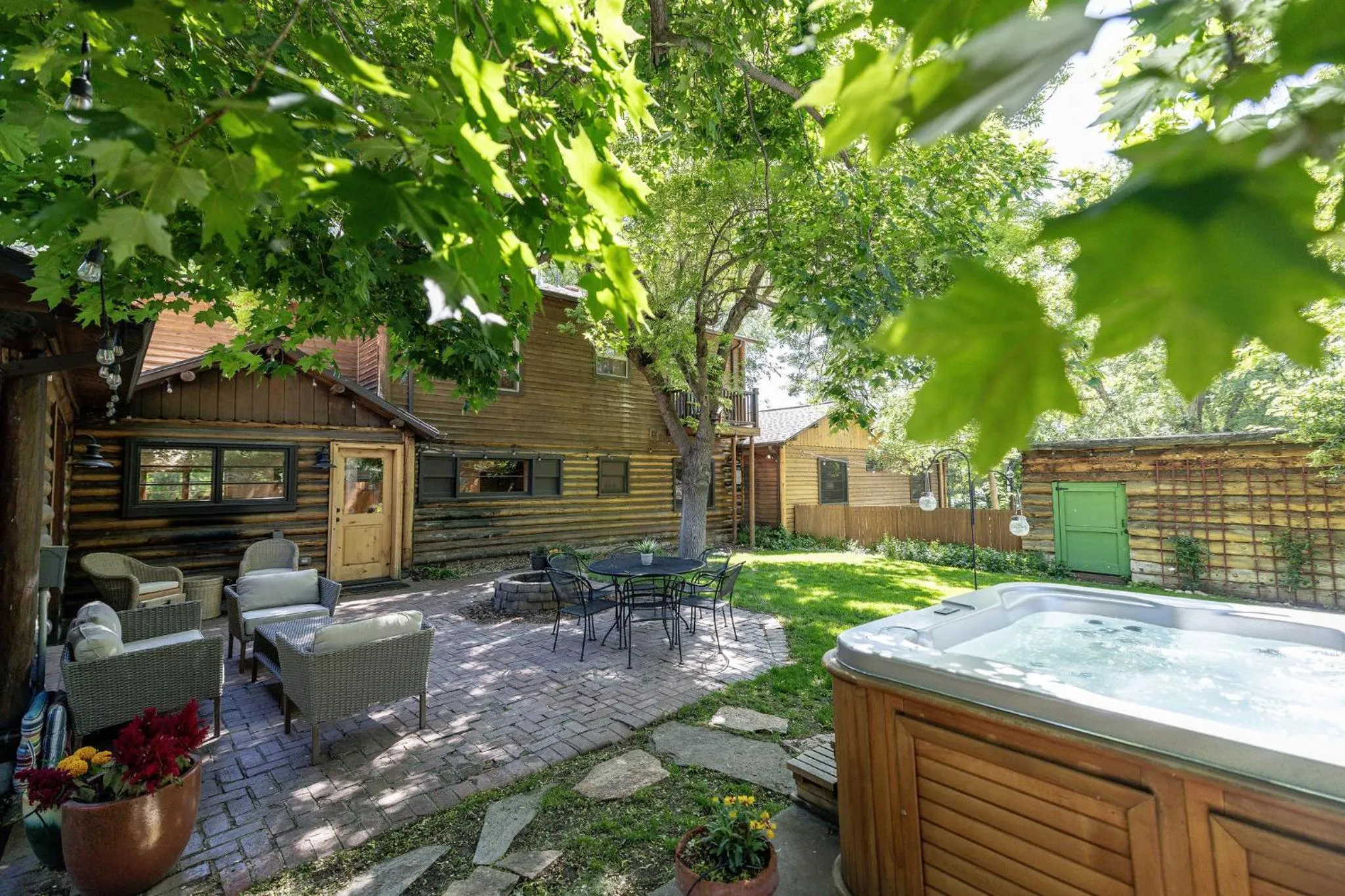 Patio in Engen Hus Bed and Breakfast