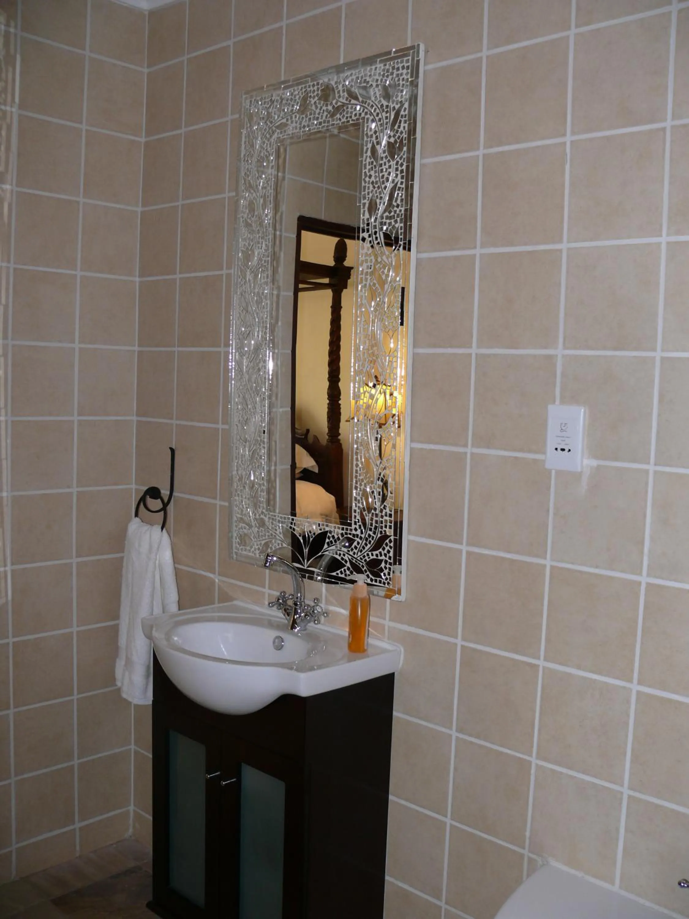 Bathroom in 42onKing