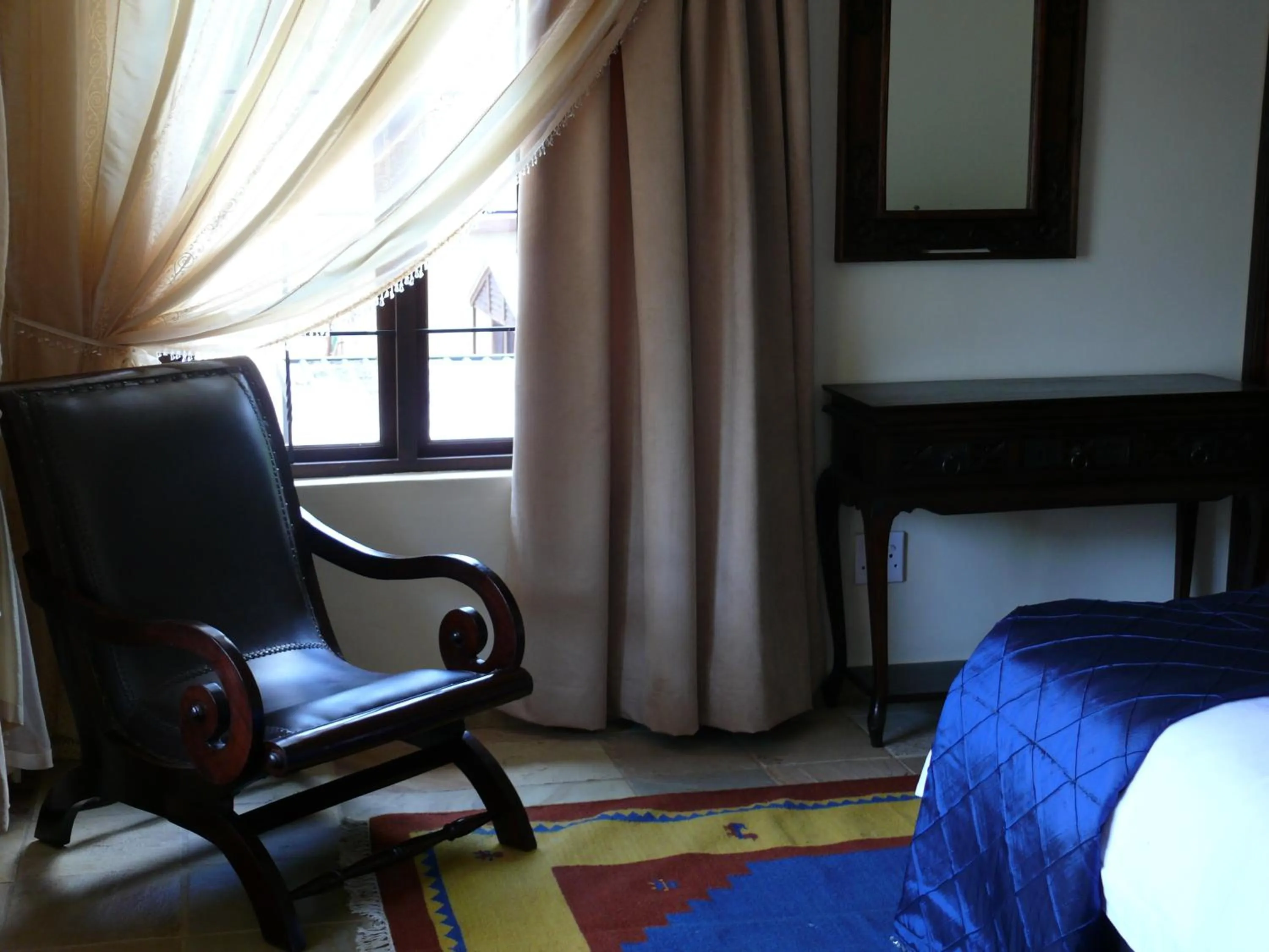 Seating area in 42onKing