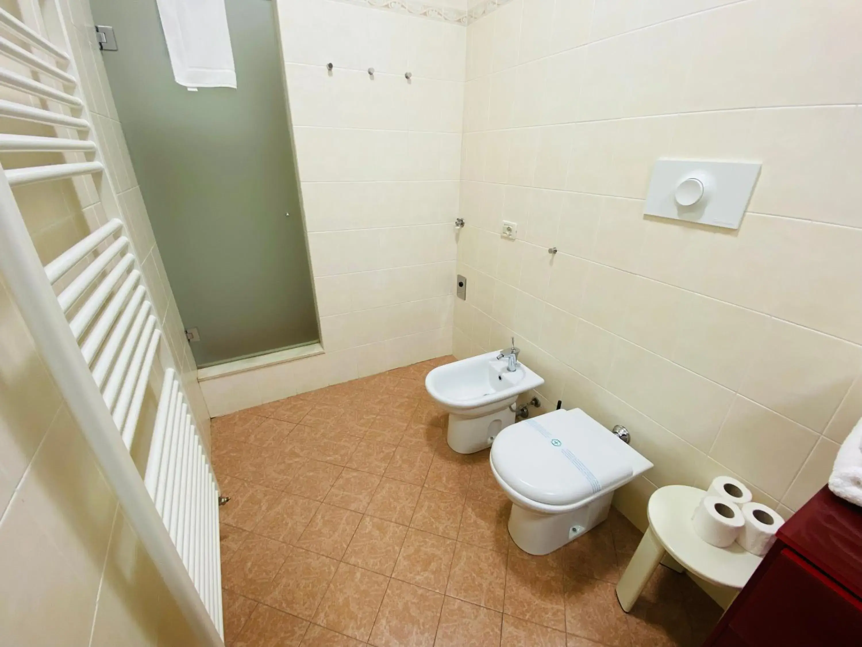 Quadruple Room with Private External Bathroom in Amici Miei Rooms Quadruple Room with Private External Bathroom in Amici Miei Rooms