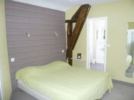 Bed in Hôtel - Restaurant Saint Jacques