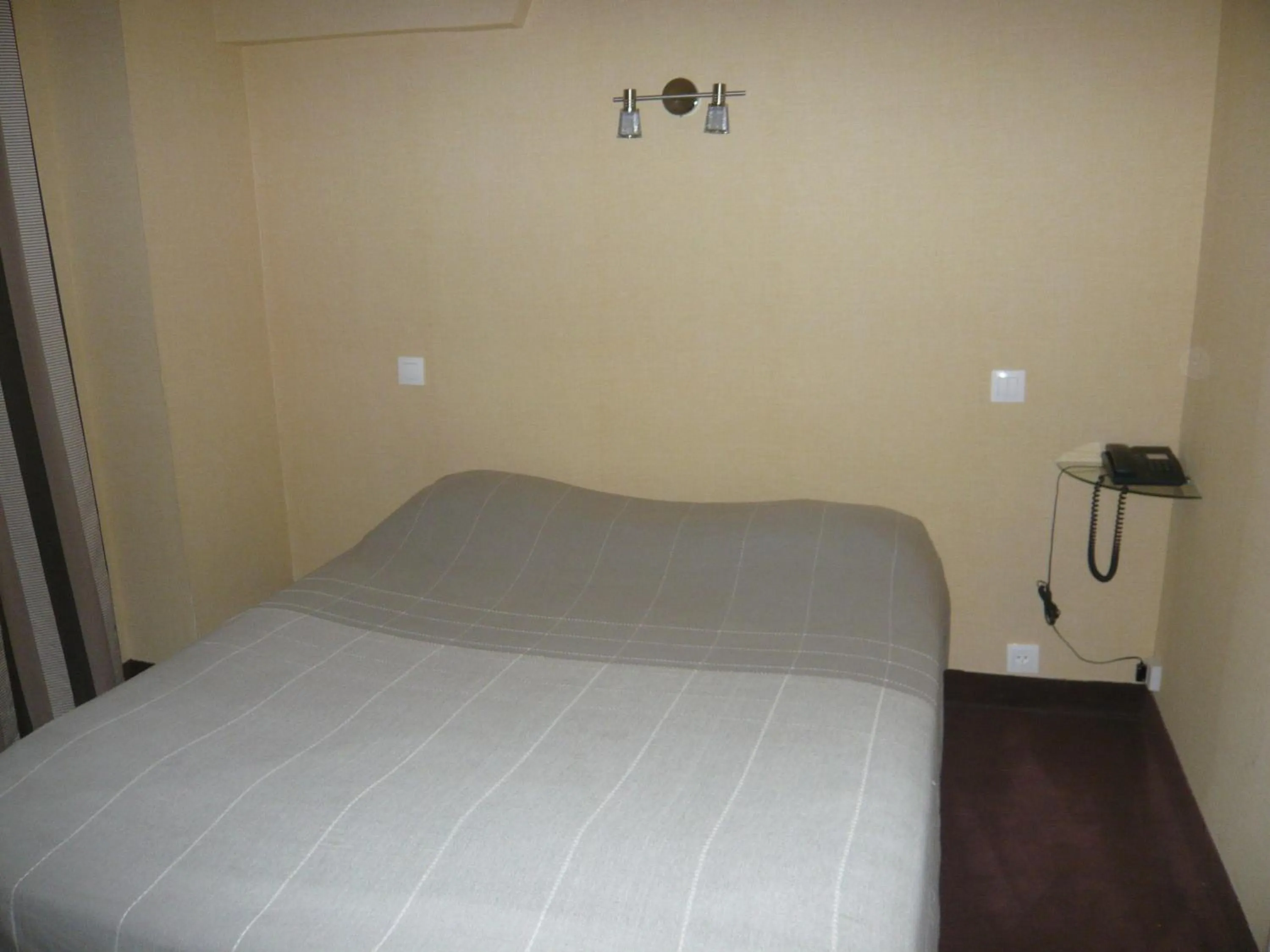 Bed in Hôtel - Restaurant Saint Jacques