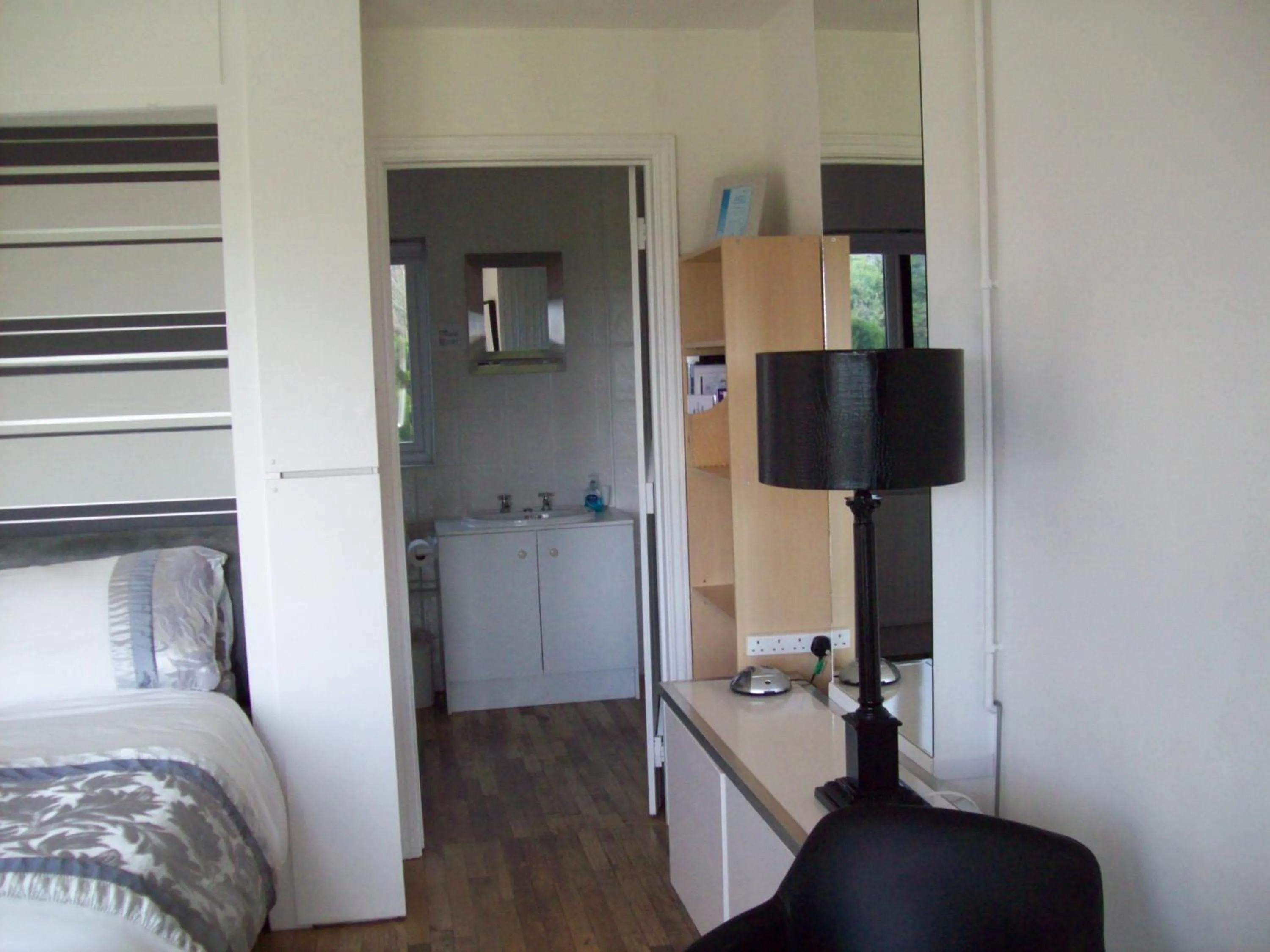 Photo of the whole room, Bed in WILLOW BARN boutique B&B