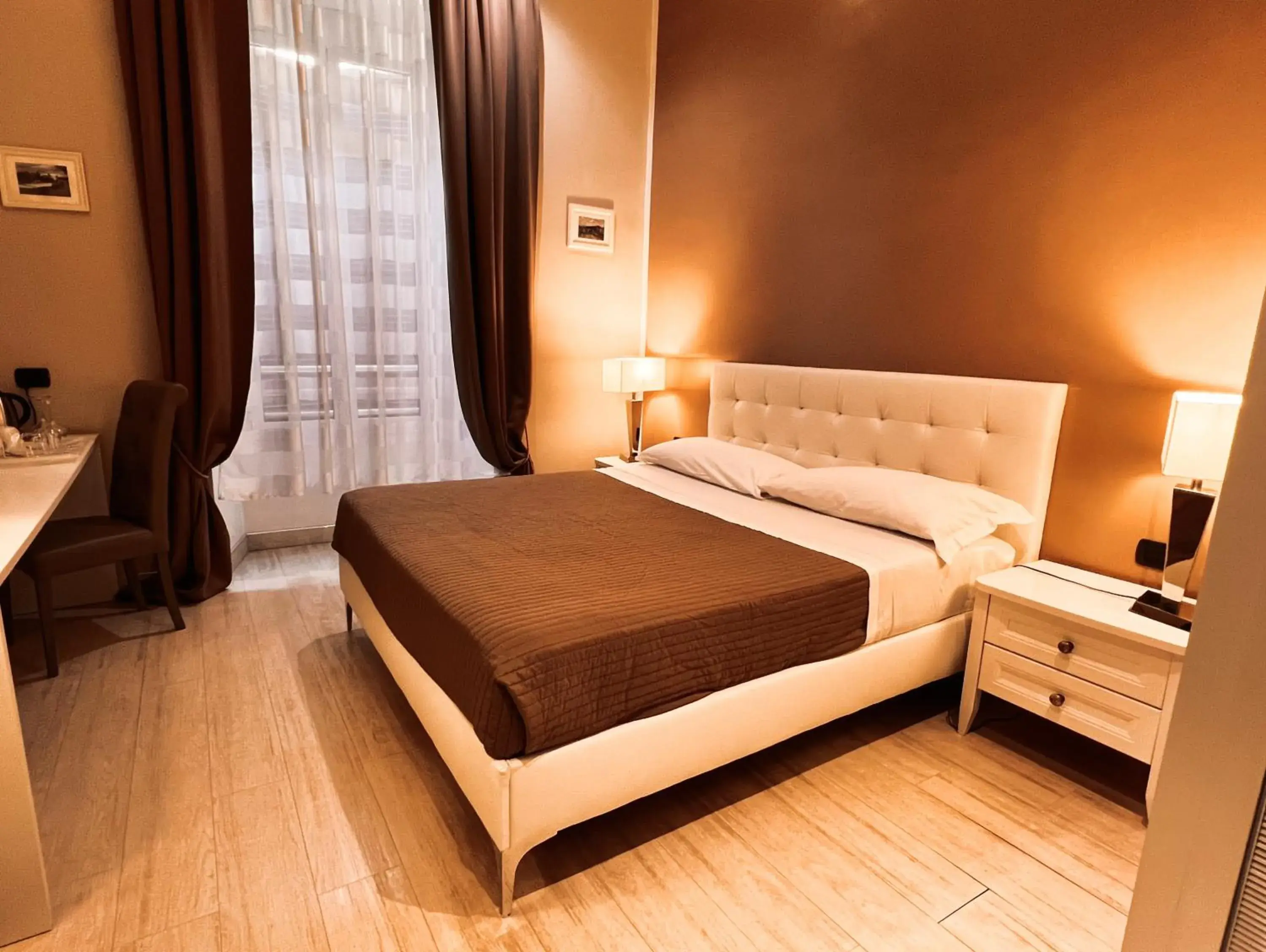 Large Double Room in Fabio Massimo Guest House Large Double Room in Fabio Massimo Guest House