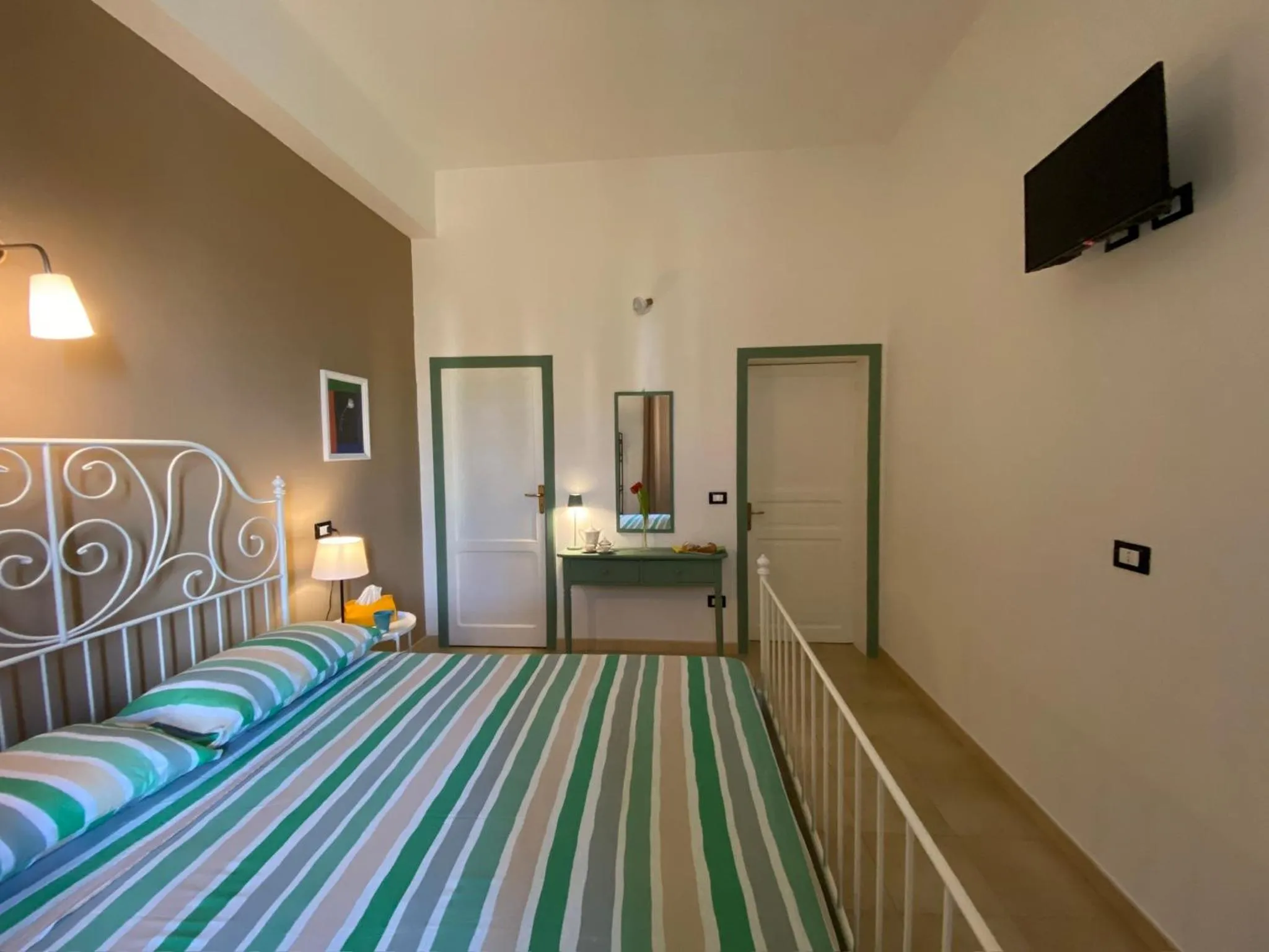 Bed in Bellassai Rooms