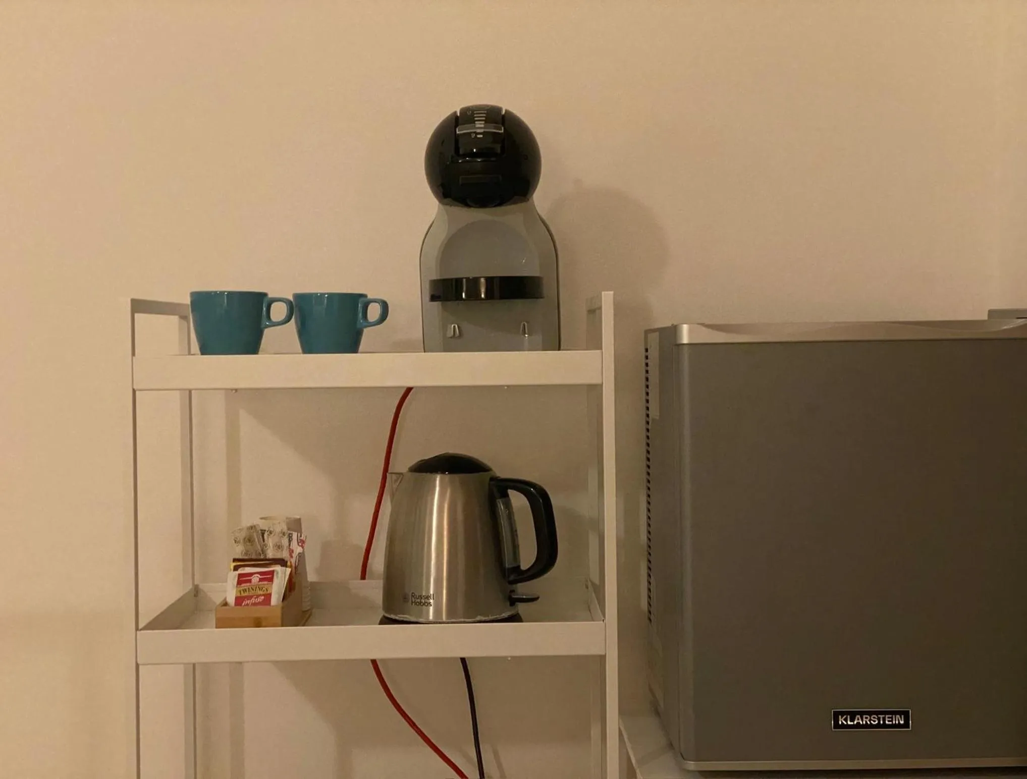 Coffee/tea facilities in Bellassai Rooms