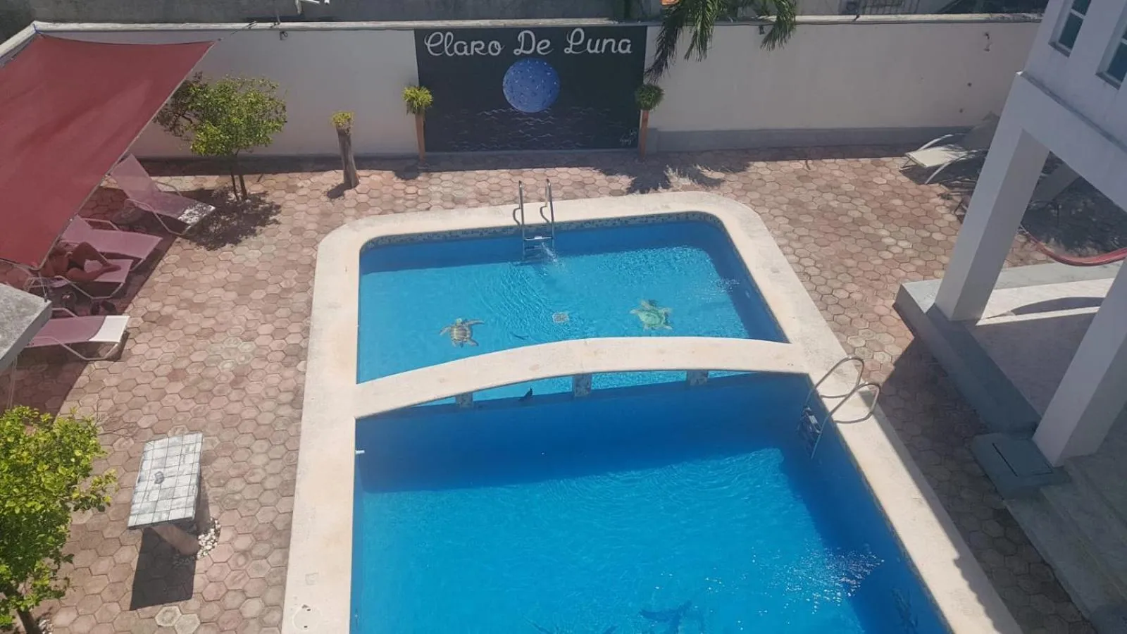 Swimming pool in Claro de Luna