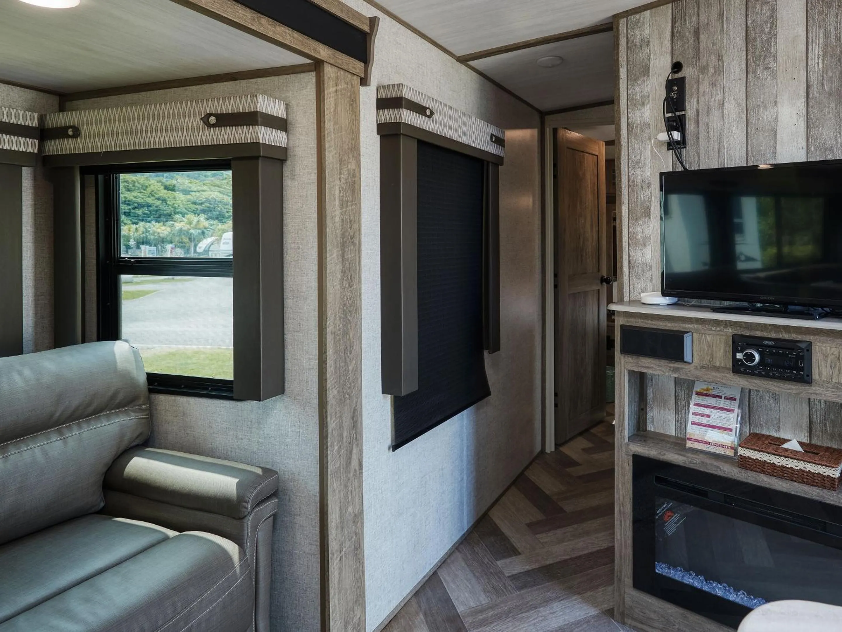 TV and multimedia in Wood Pecker Nakijin