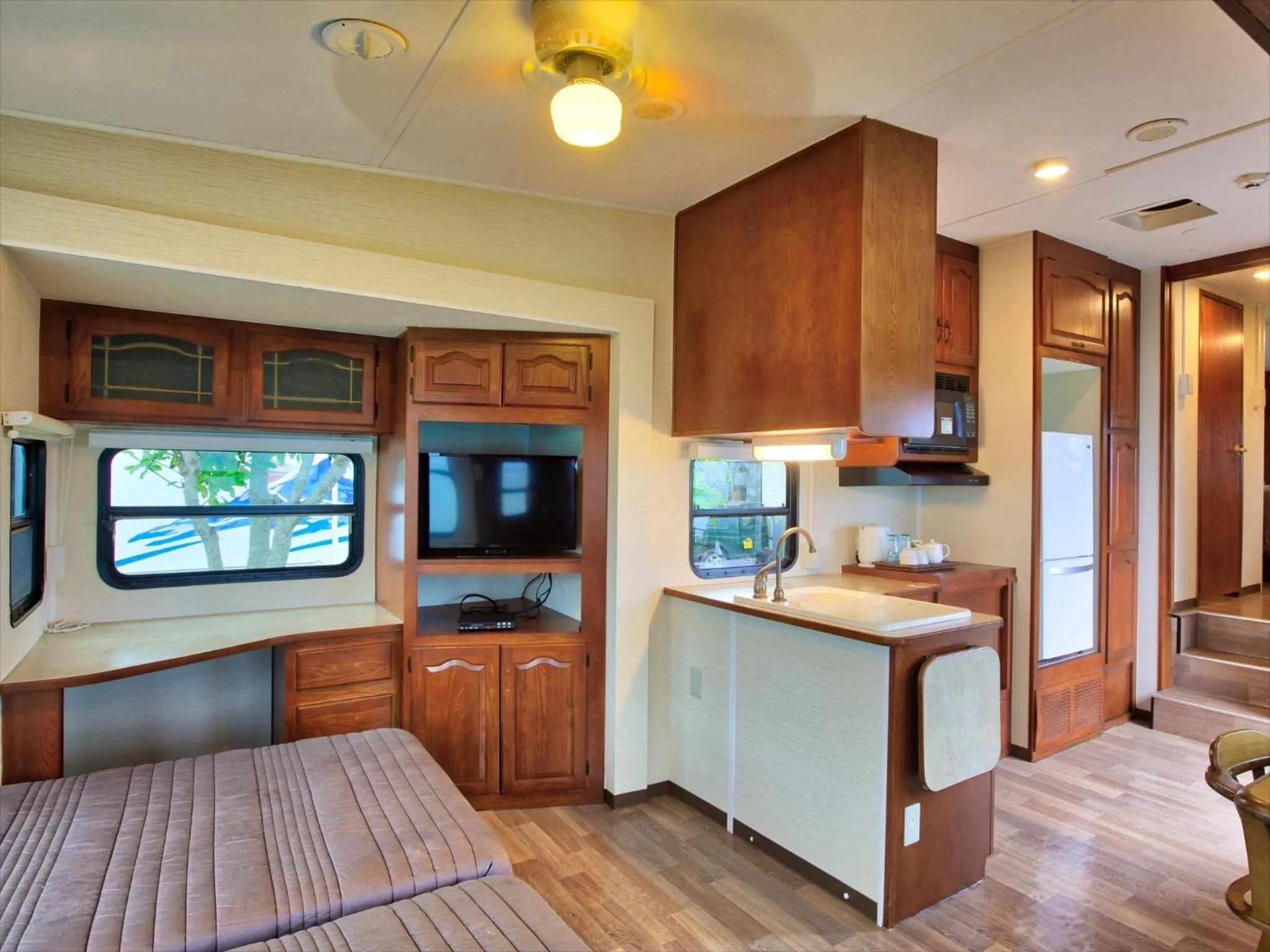 TV and multimedia in Wood Pecker Nakijin