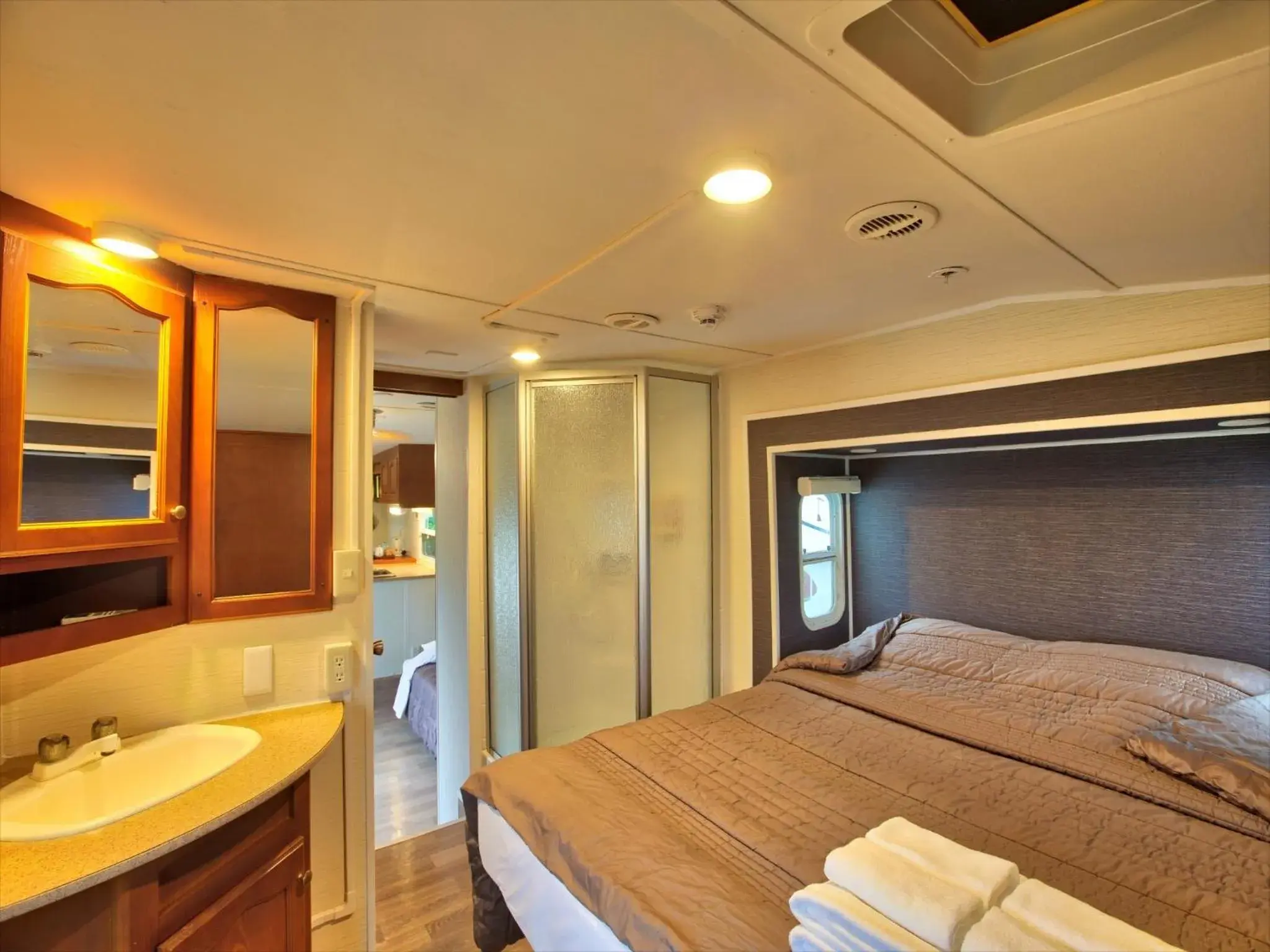 Deluxe Twin Room in Wood Pecker Nakijin Deluxe Twin Room in Wood Pecker Nakijin