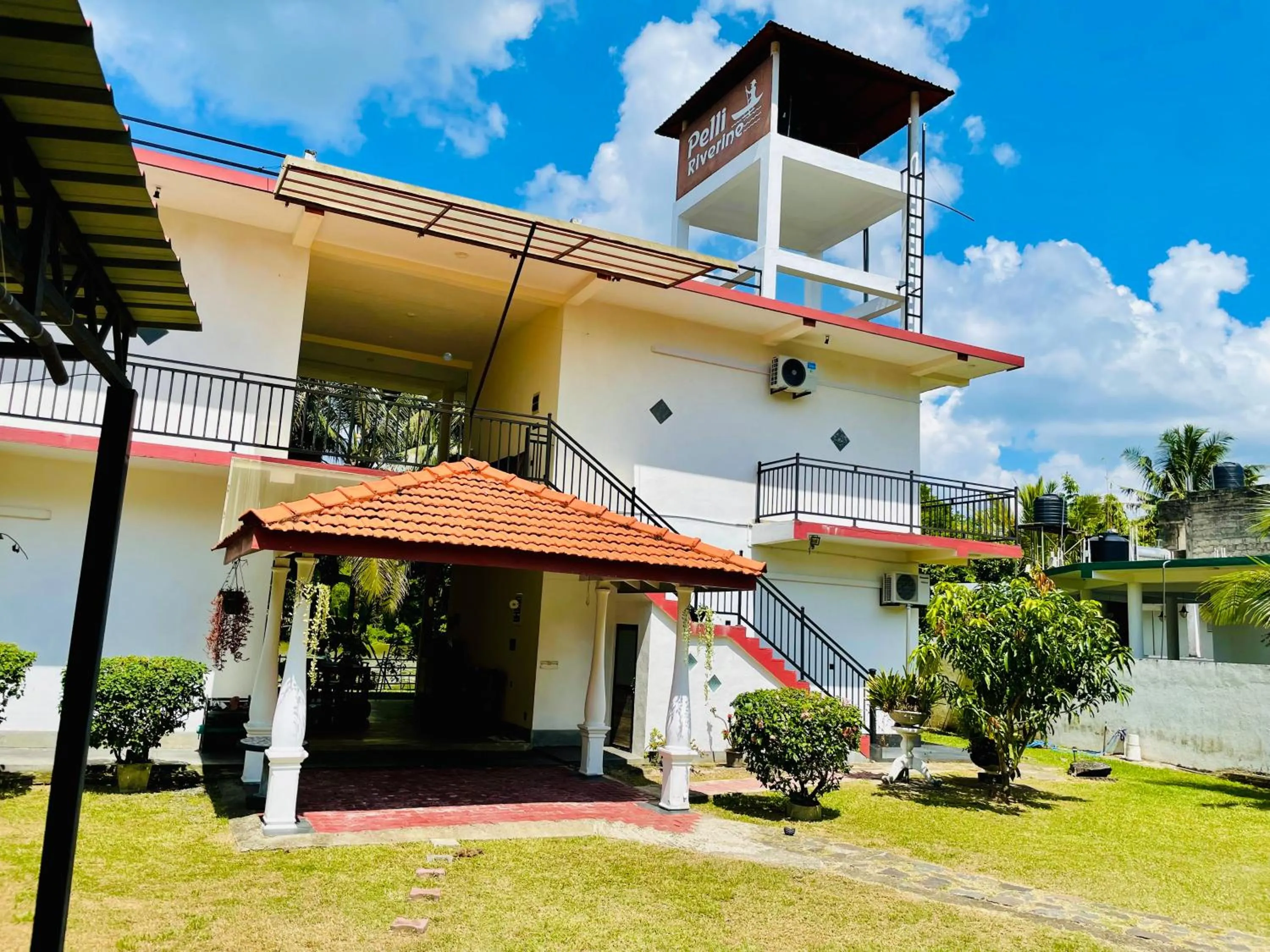 Garden view in Pelli Riverine
