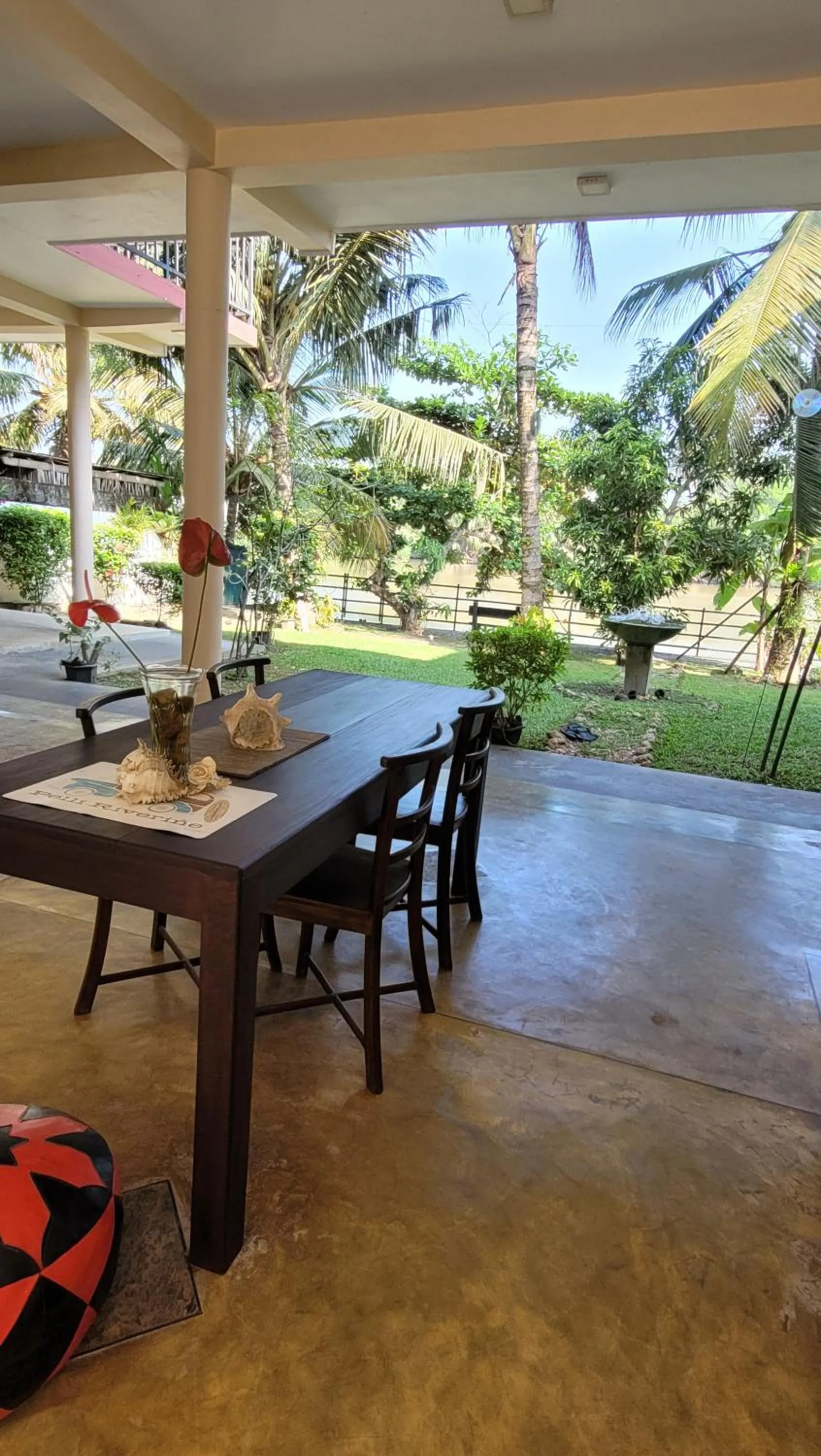 Restaurant/places to eat in Pelli Riverine