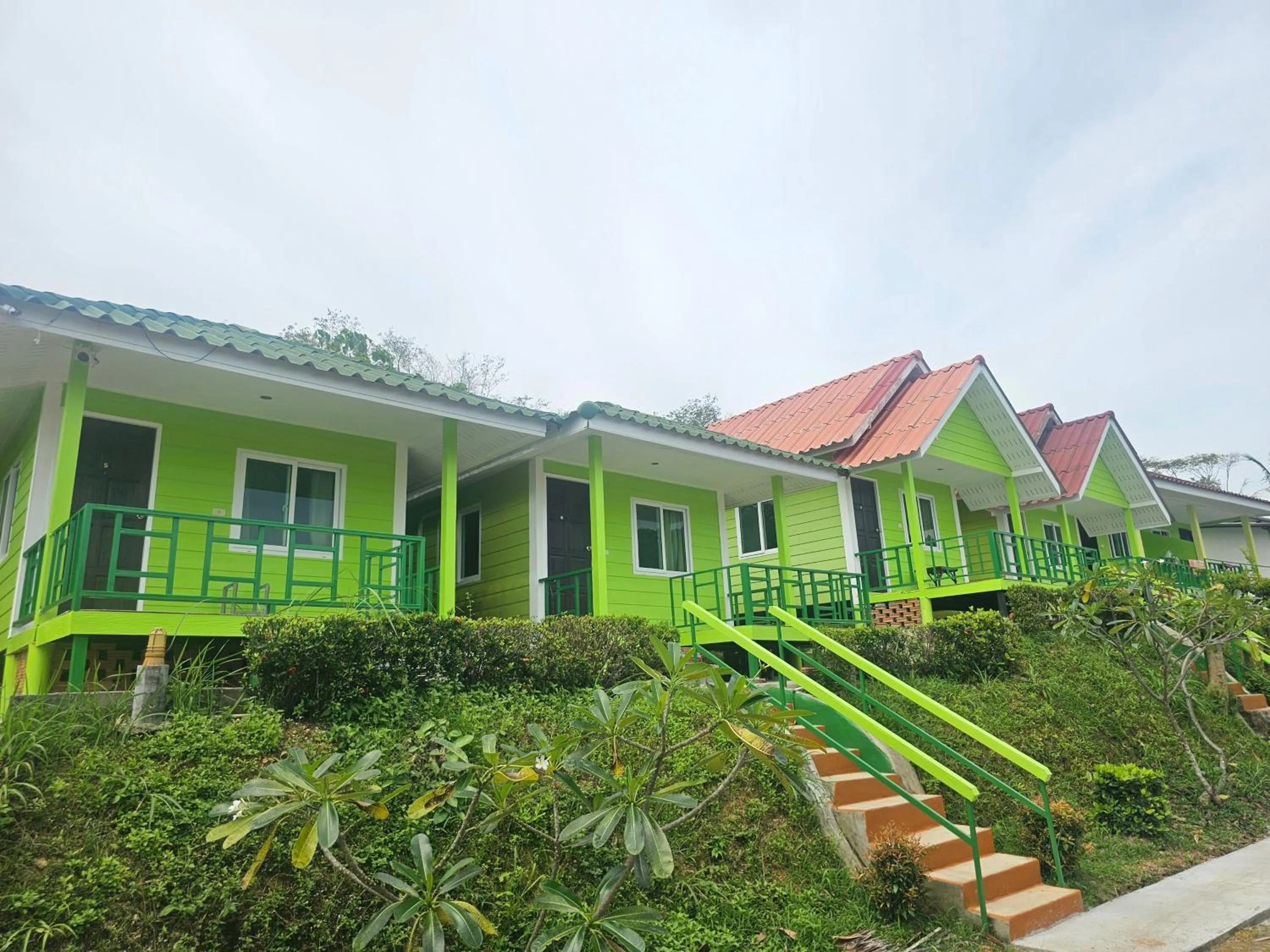 Property building in Cottage Hill at Lanta