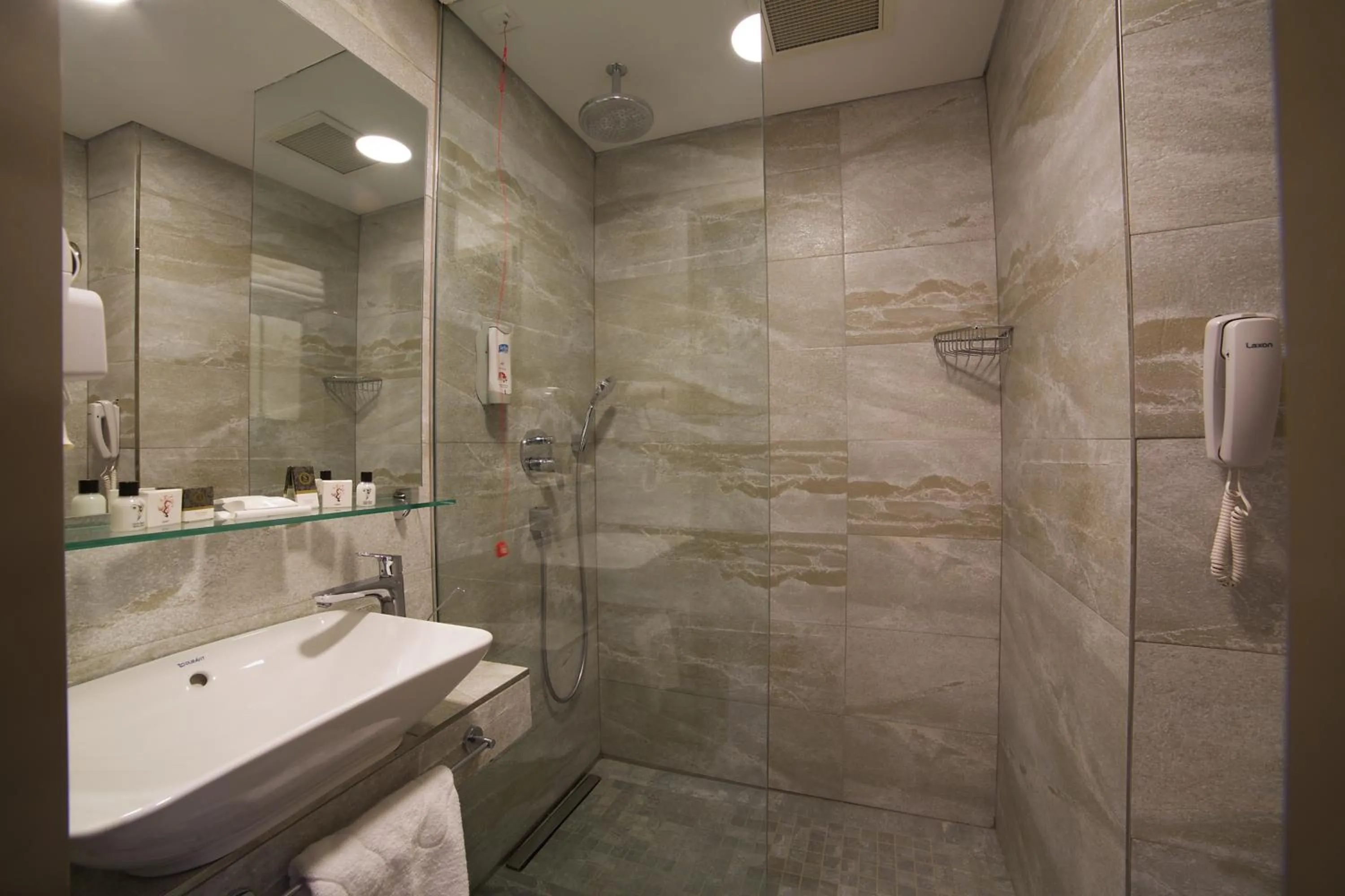 Toilet in The Tango Hotel İstanbul