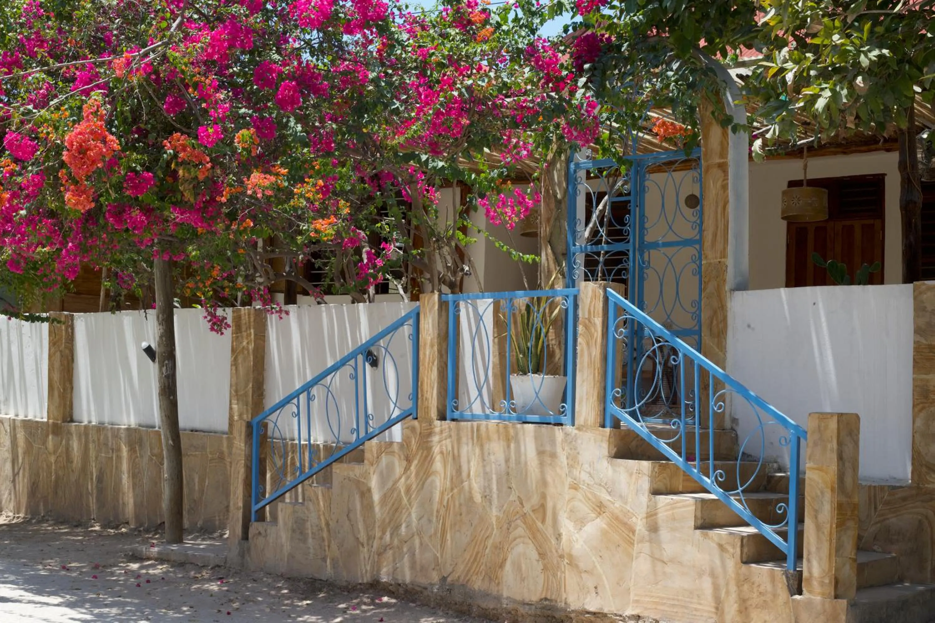 Facade/entrance in Barabara House