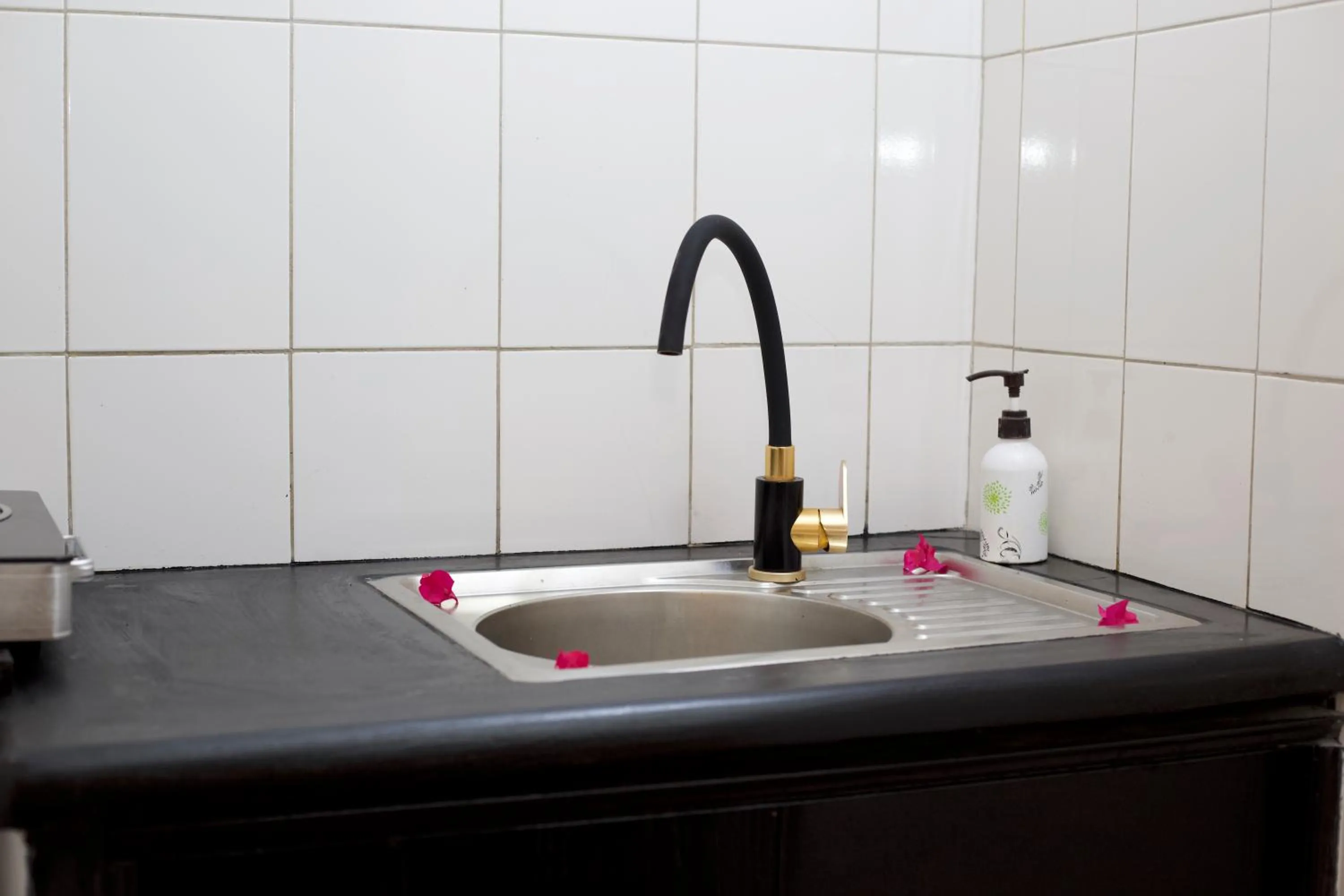 Kitchen or kitchenette in Barabara House