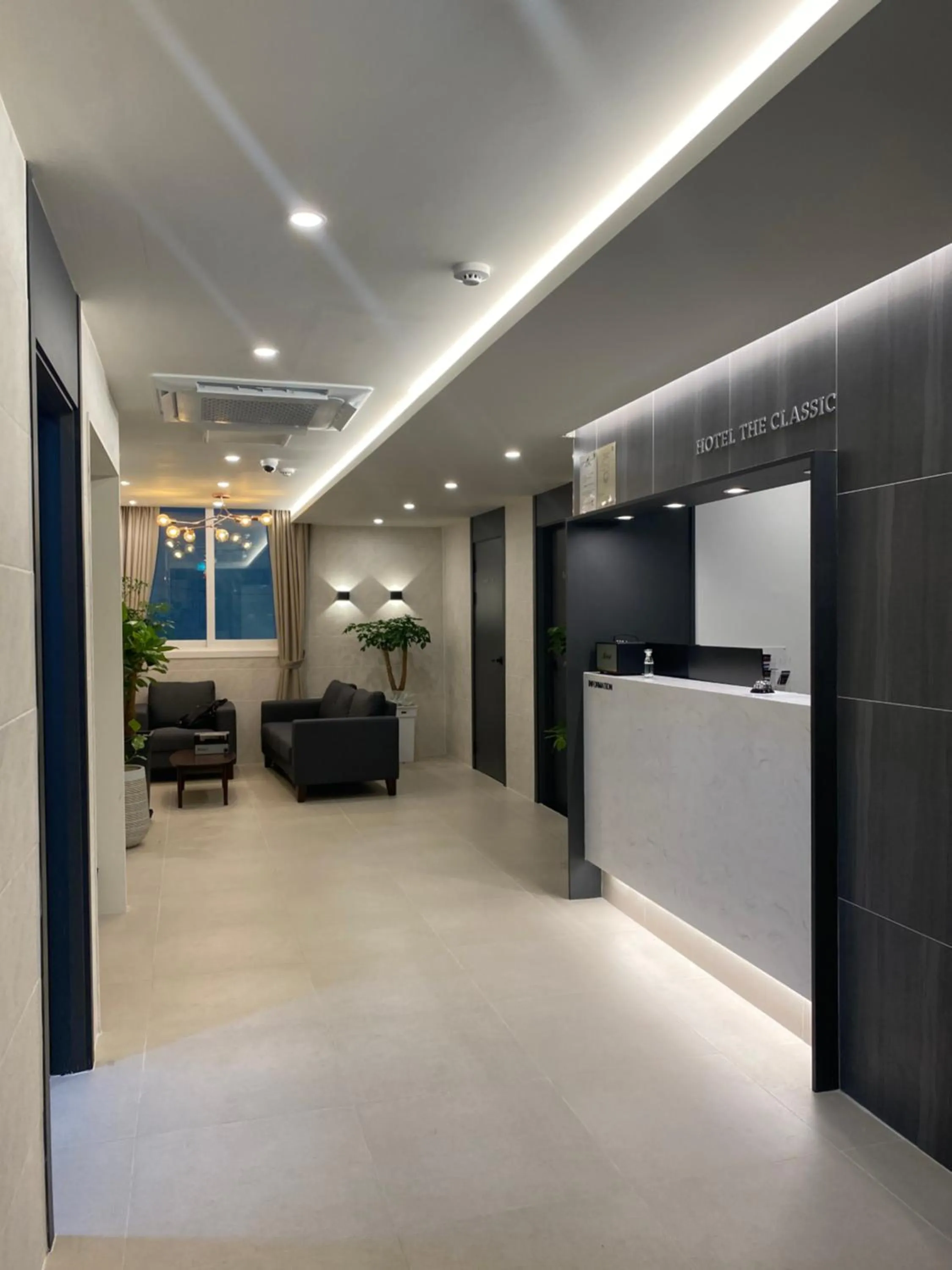 Lobby or reception in Hotel The Classic