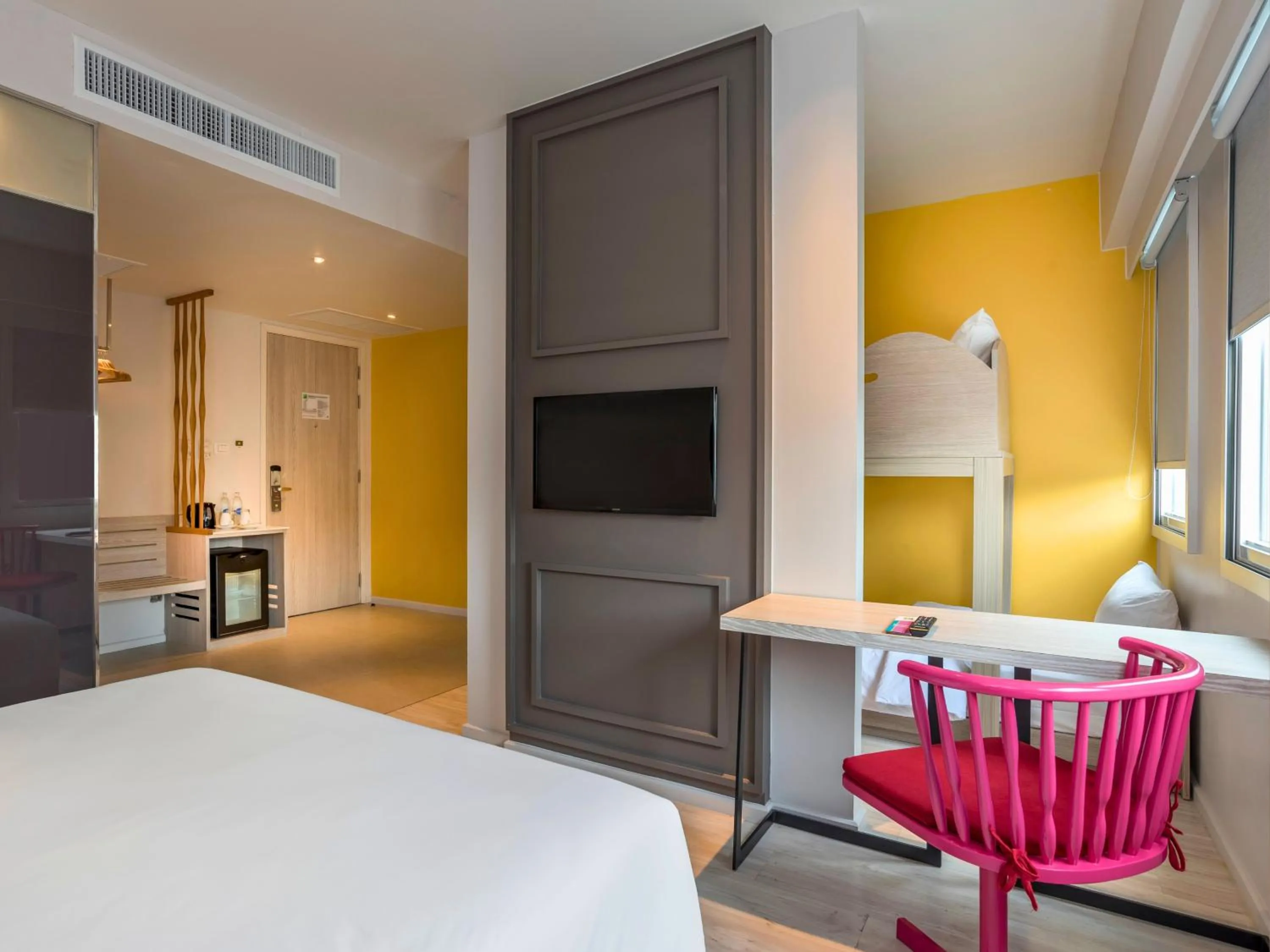 Bedroom, Bed in Ibis Styles Phuket City