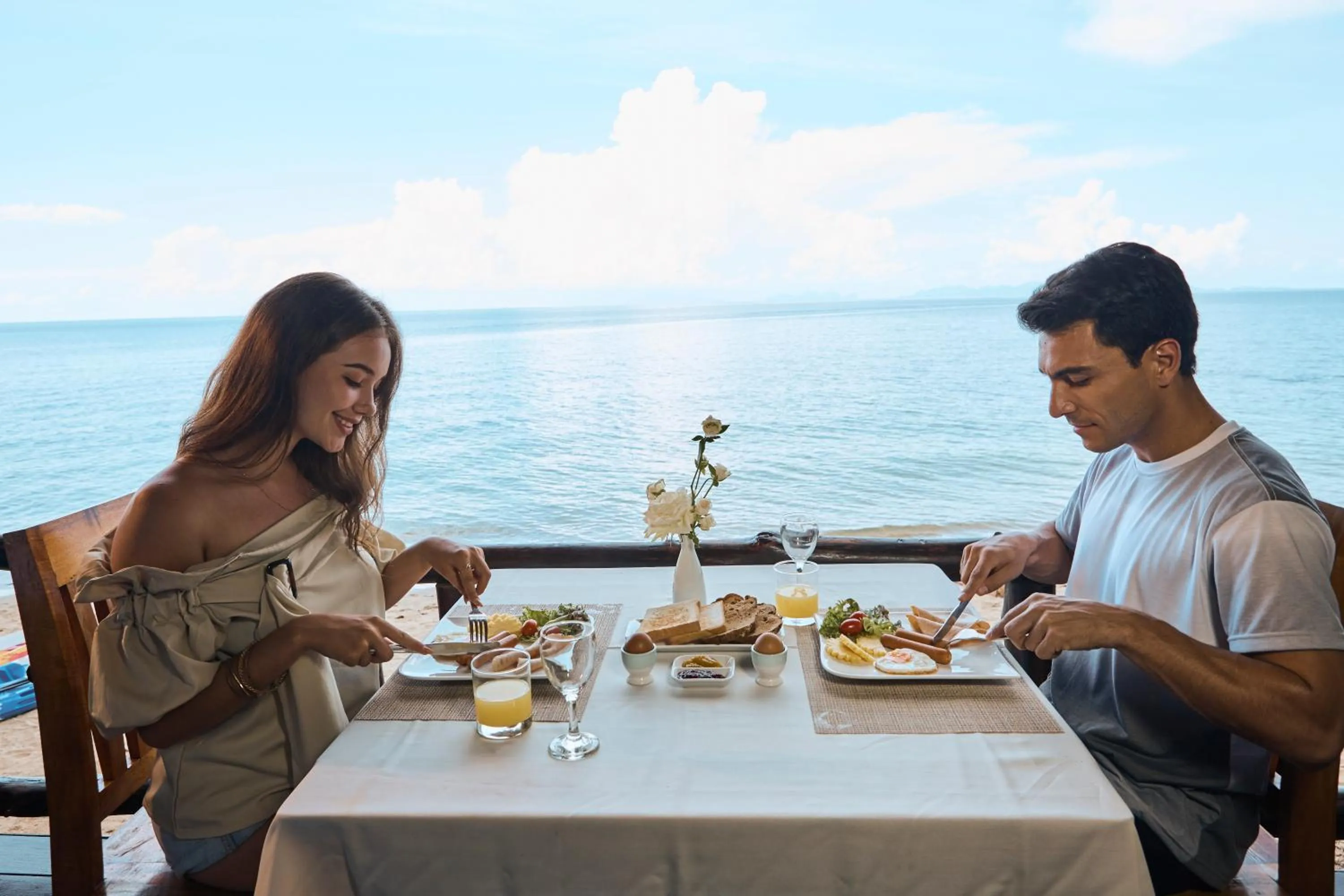 Restaurant/places to eat in Koh Jum Ocean Beach Resort