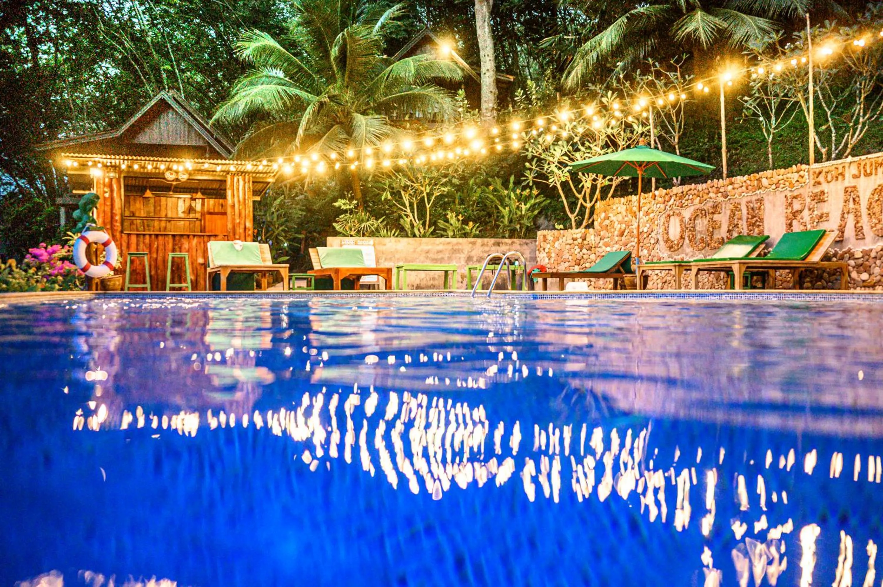 Swimming pool in Koh Jum Ocean Beach Resort