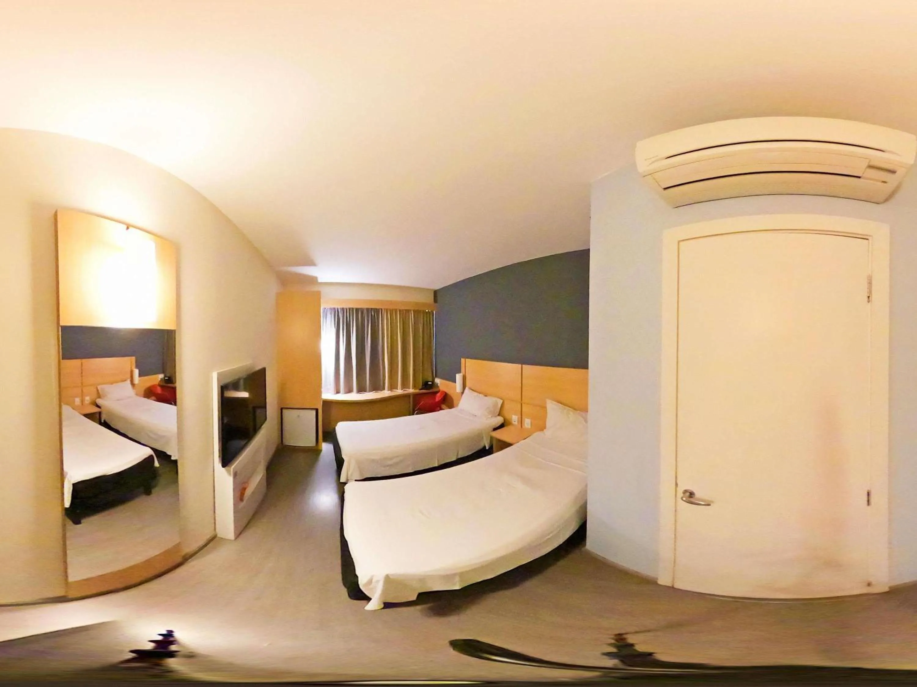 Bedroom, Bed in ibis Catalao