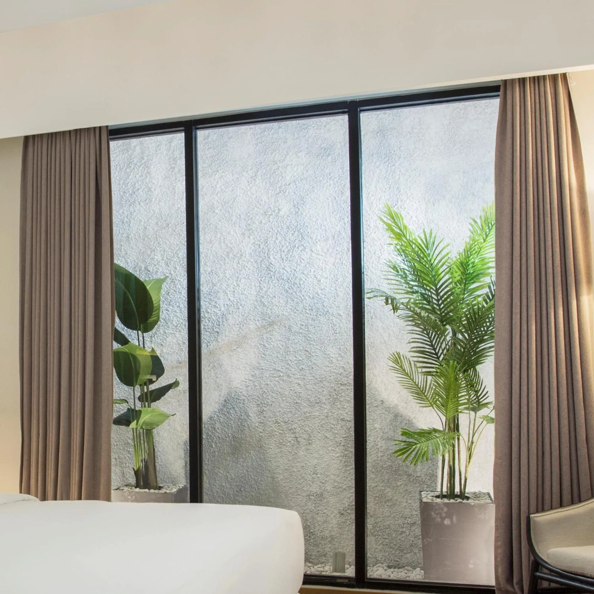 Garden view, Bed in Swiss-Belinn Singkawang