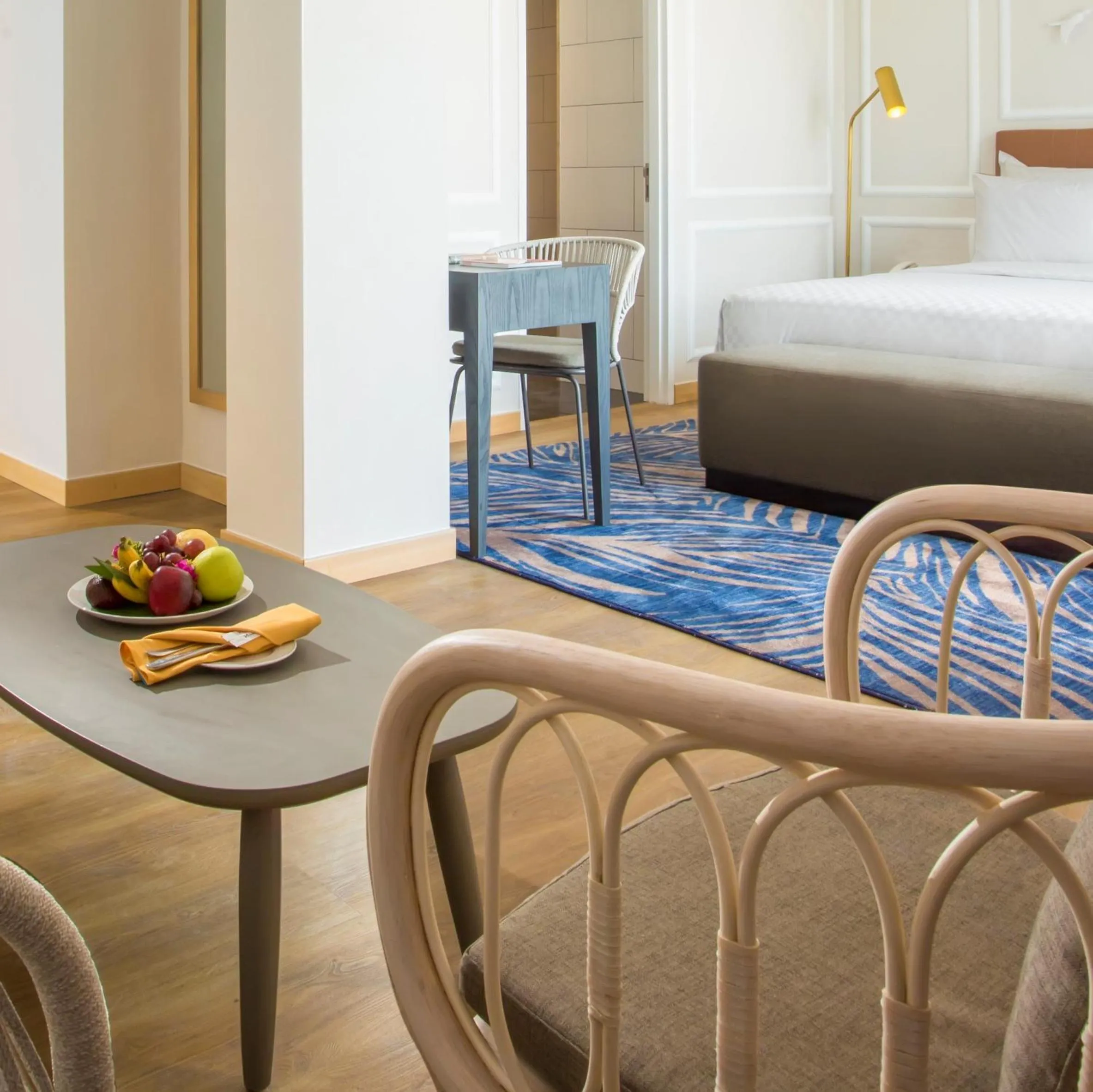 Seating area, Bed in Swiss-Belinn Singkawang