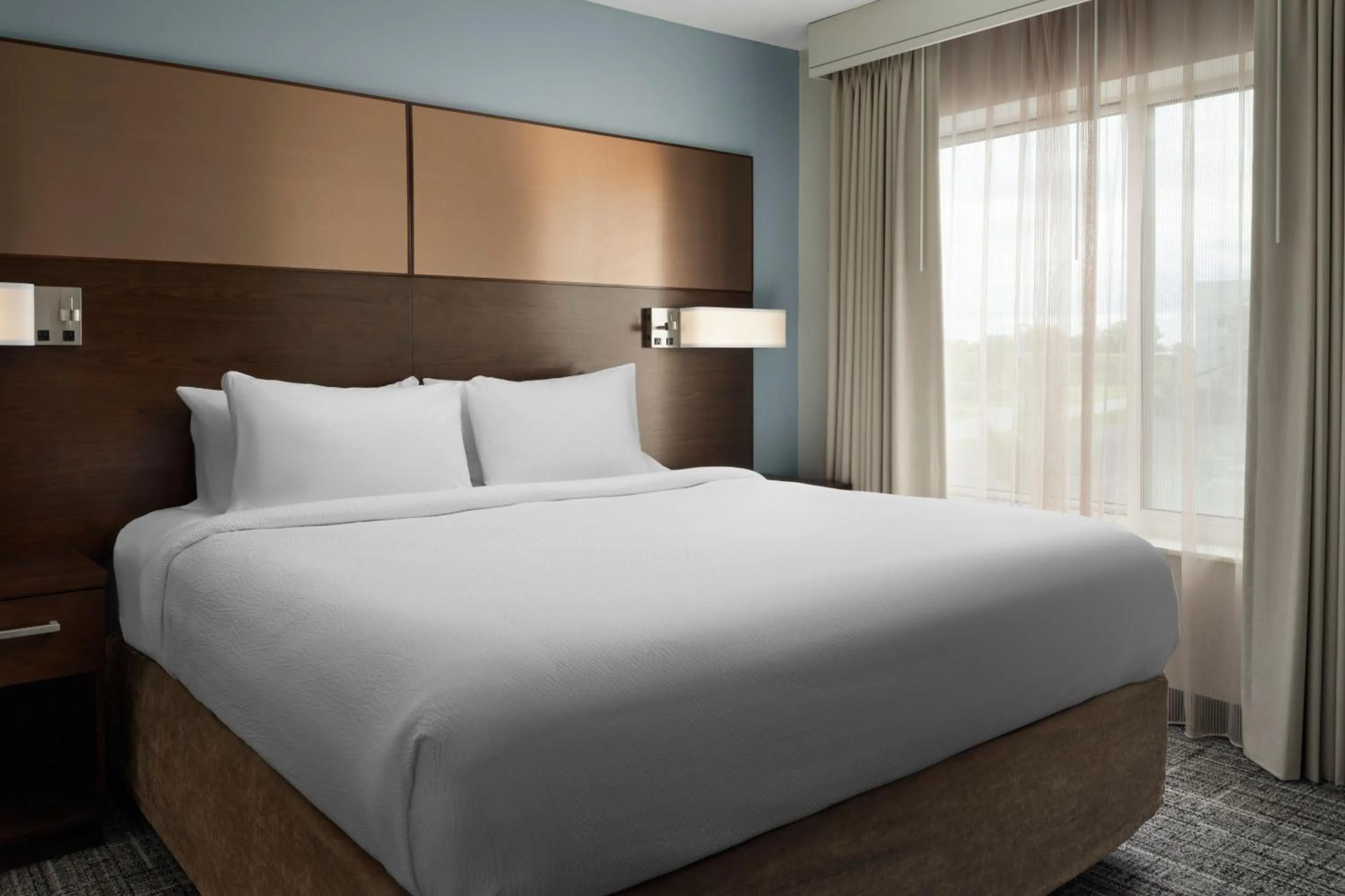 Bedroom, Bed in Residence Inn by Marriott Green Bay Downtown