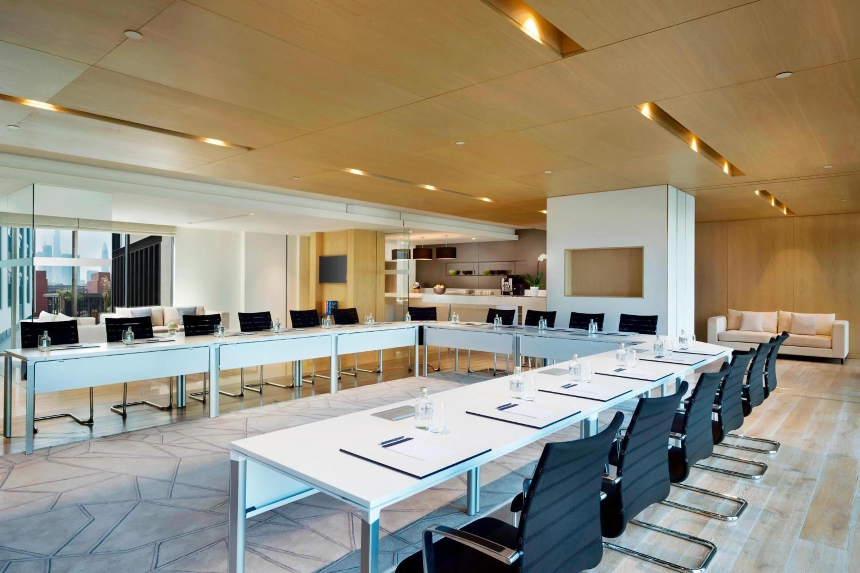 Lounge or bar in La Ville Hotel & Suites CITY WALK Dubai, Autograph Collection