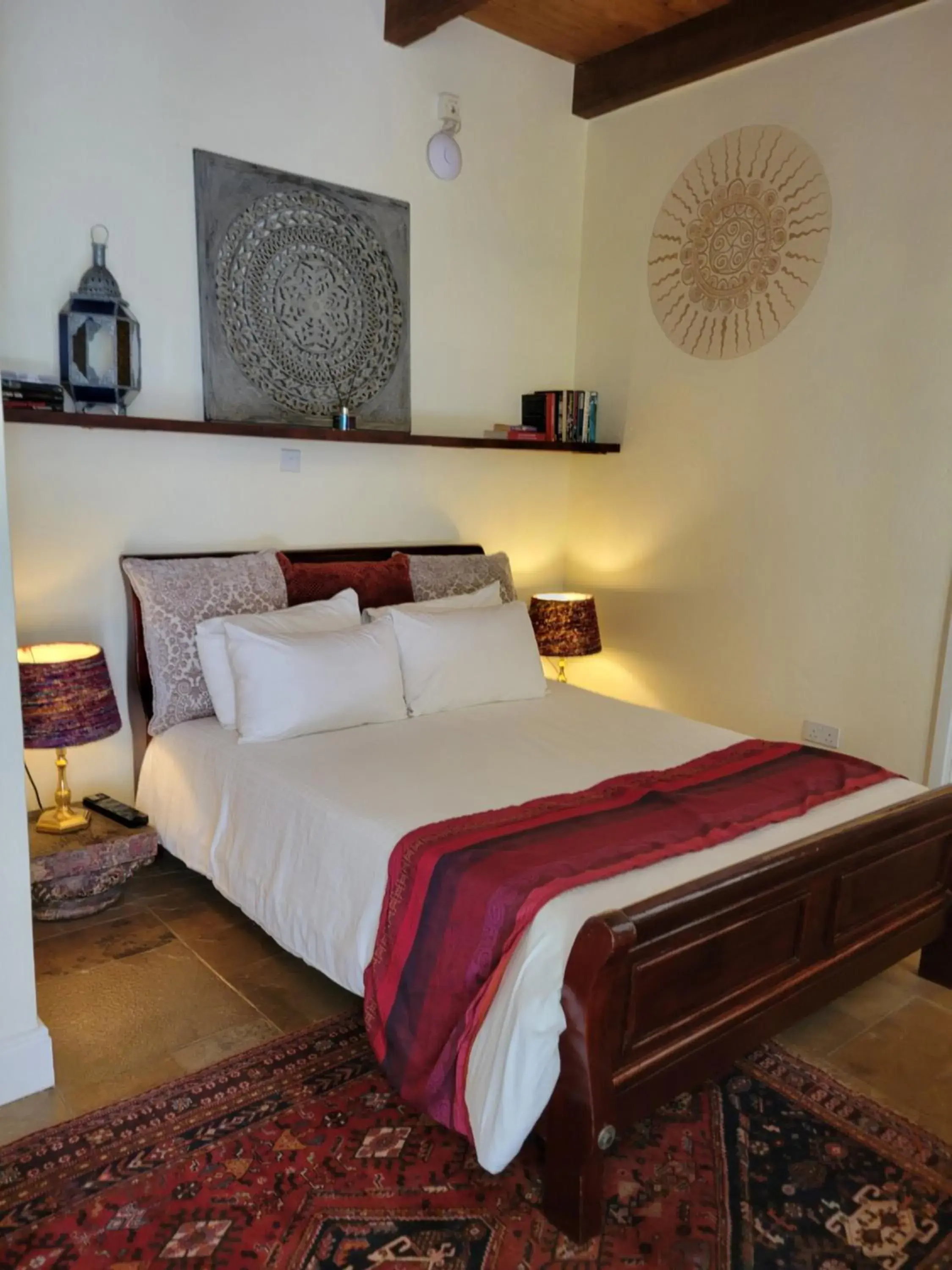 Comfort Queen Room - single occupancy in Karen Gables Comfort Queen Room - single occupancy in Karen Gables