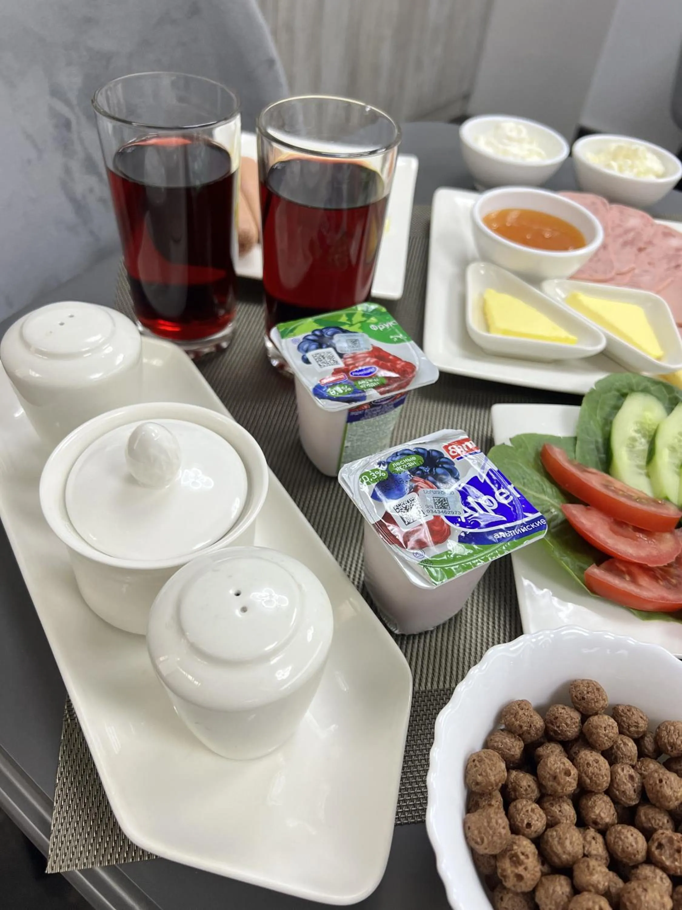 Breakfast in Mashtots Hotel