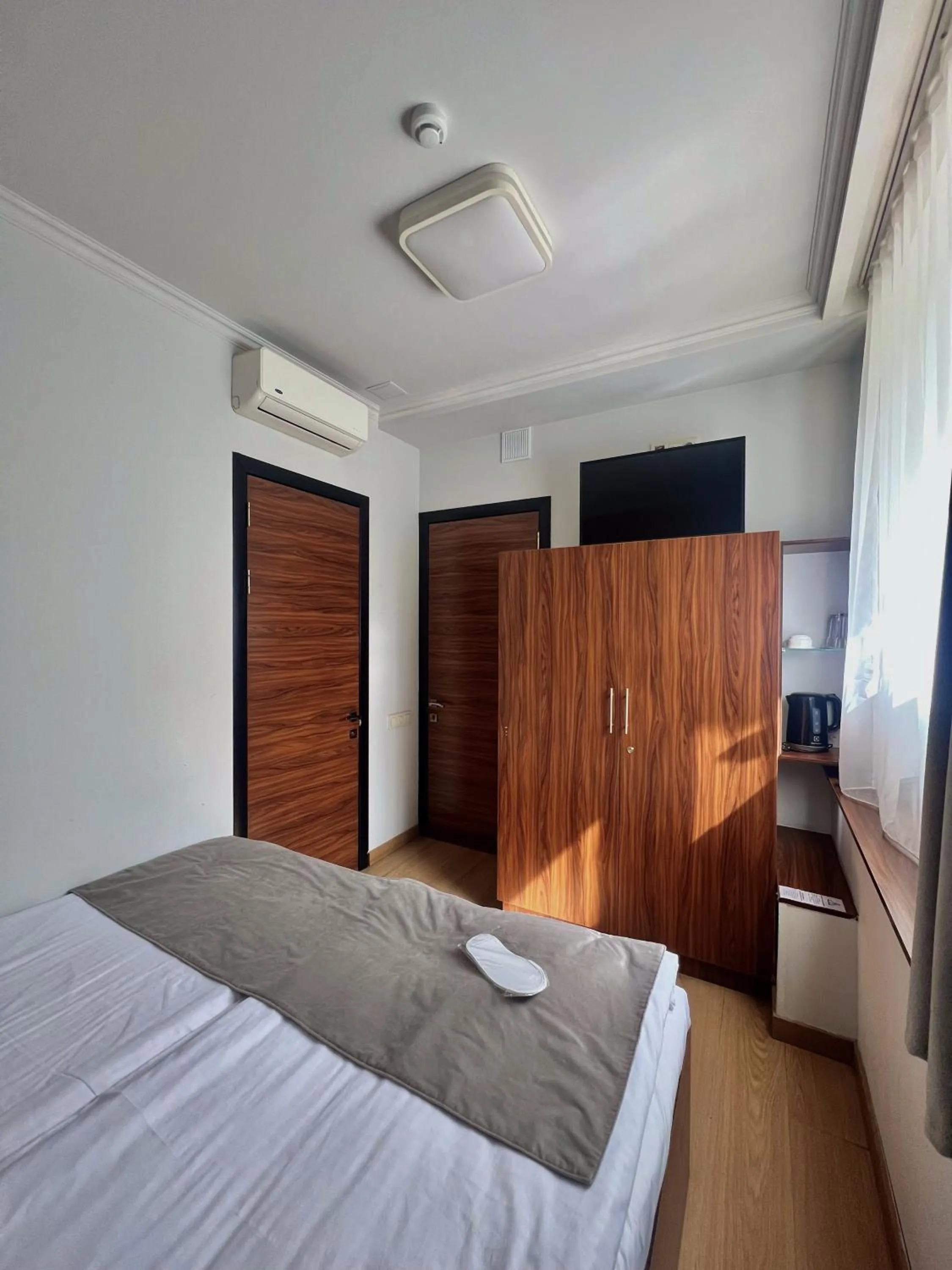 Bed in Mashtots Hotel