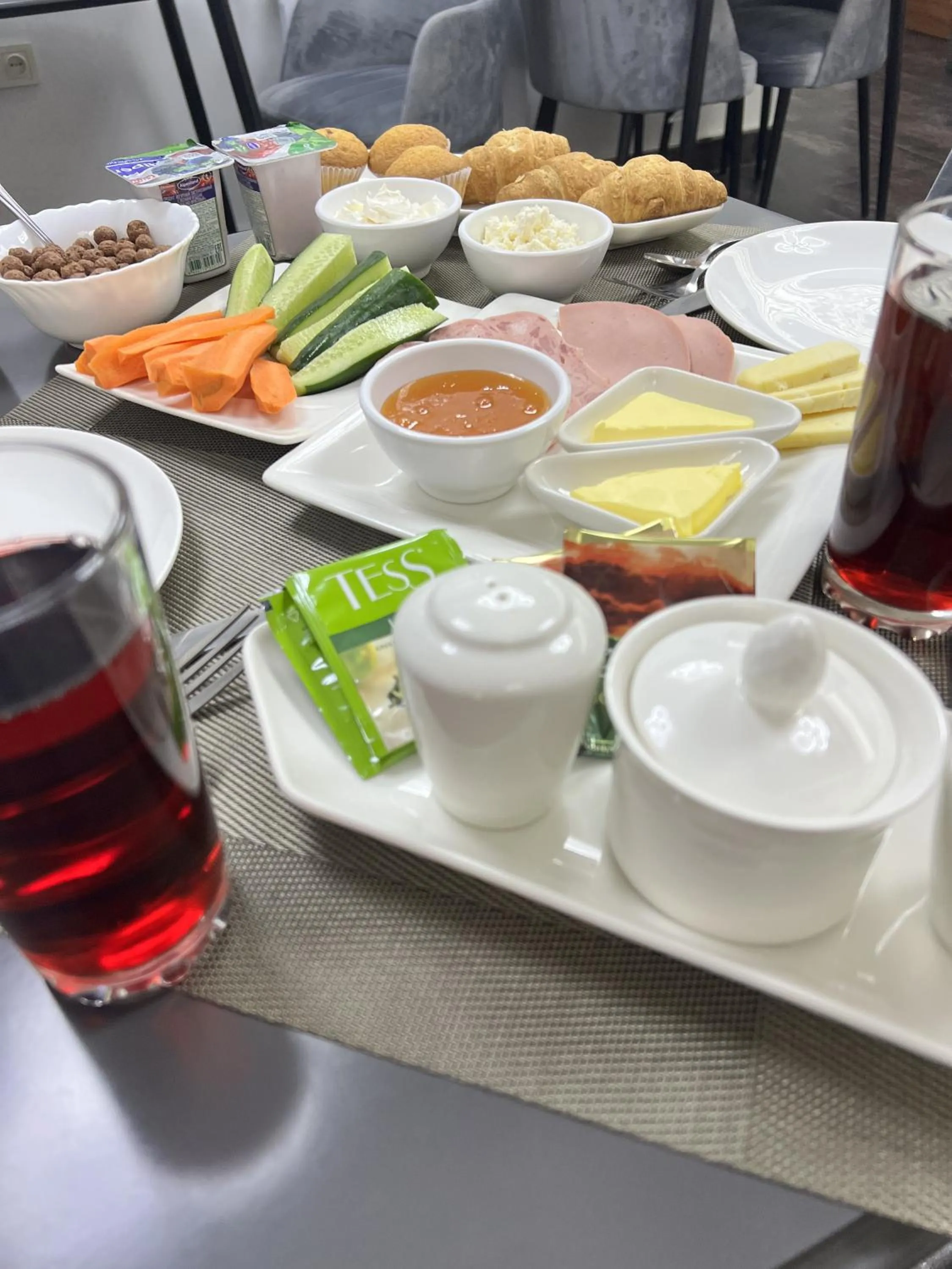 Breakfast in Mashtots Hotel