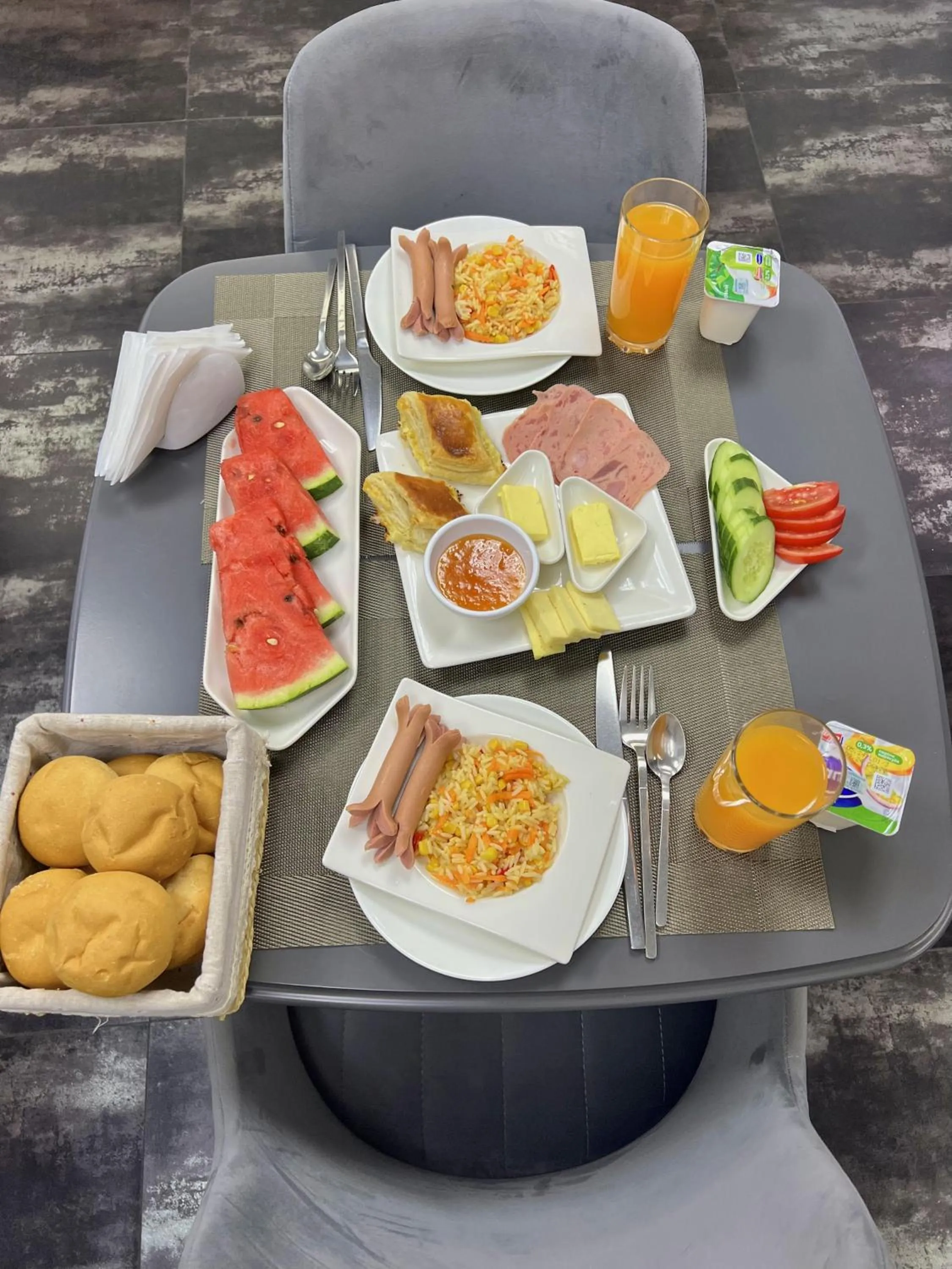 Breakfast in Mashtots Hotel