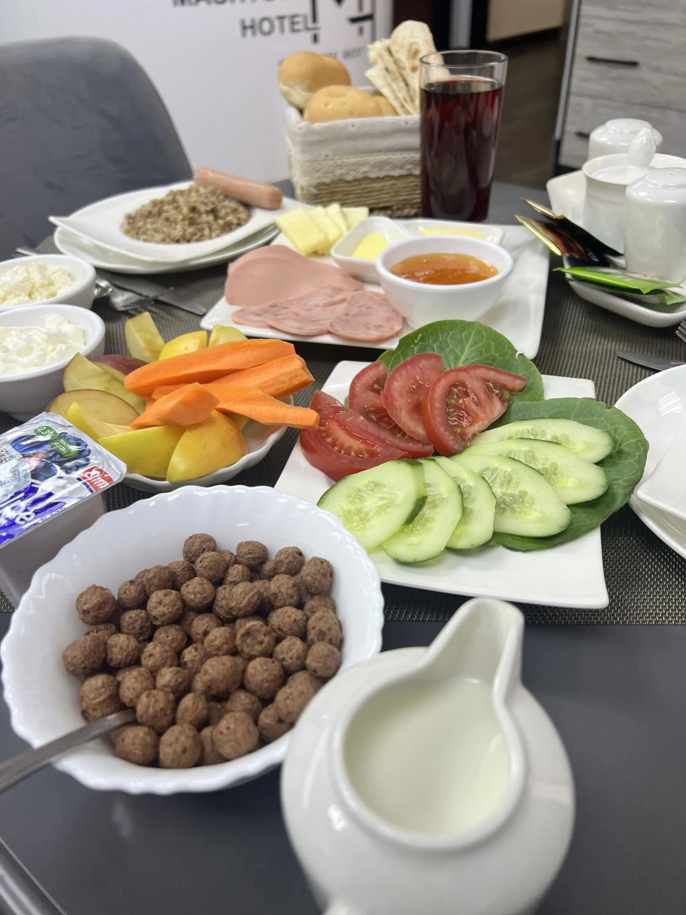 Breakfast in Mashtots Hotel