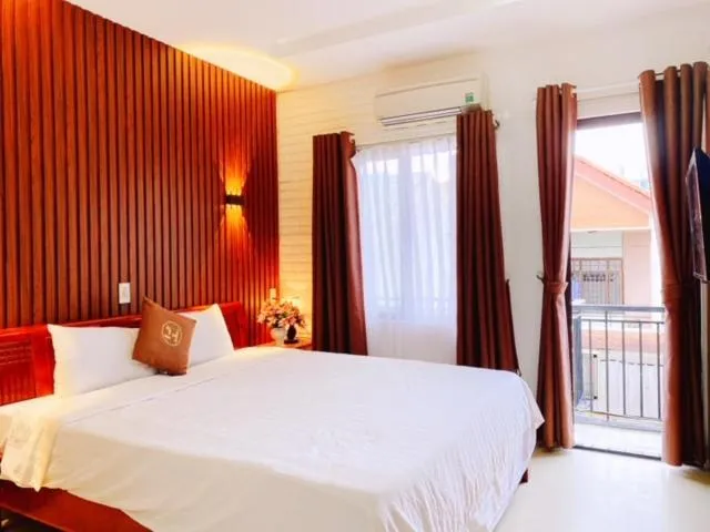 Bed in Poetic Hue Hotel & Spa