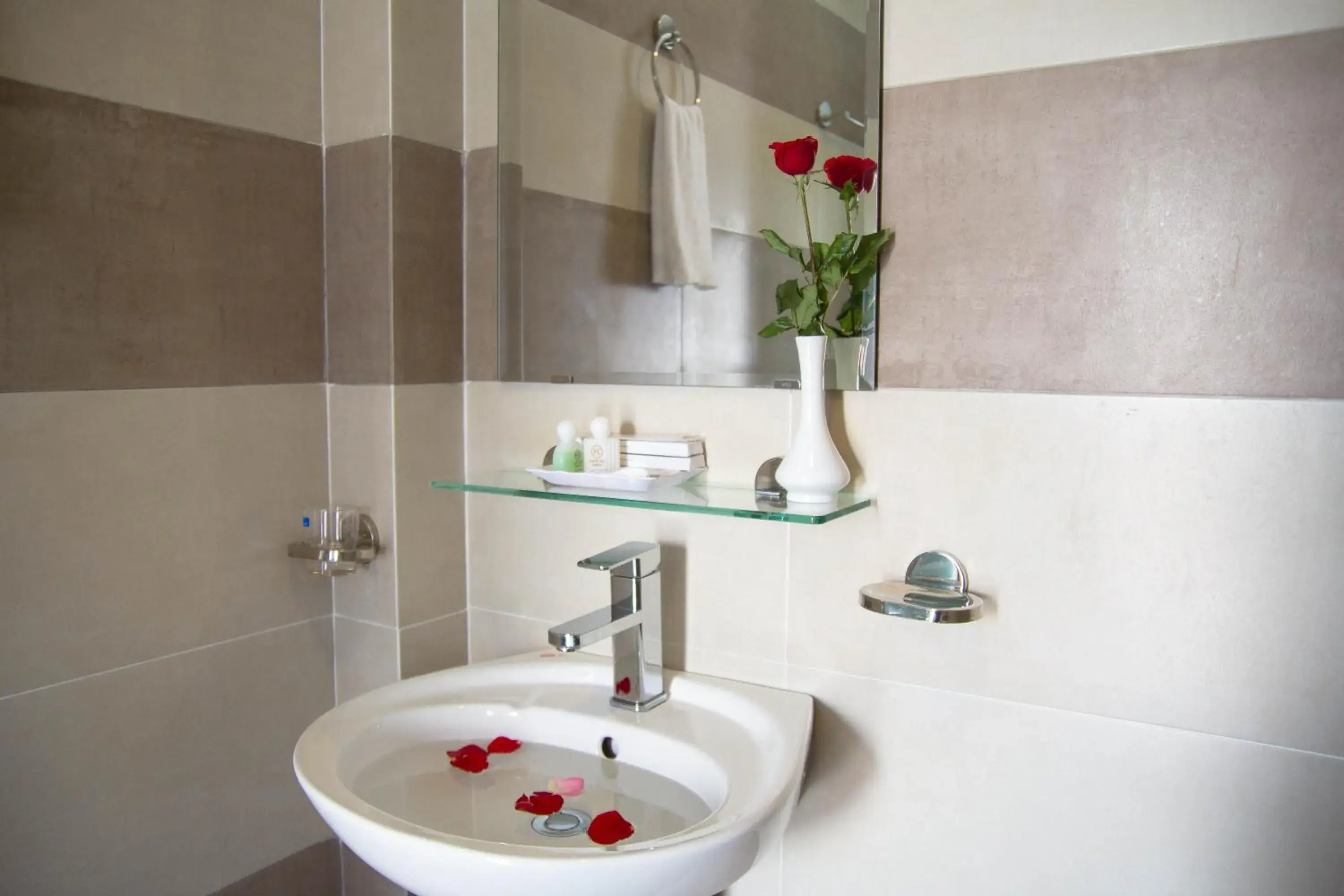 Twin Room in Poetic Hue Hotel & Spa Twin Room in Poetic Hue Hotel & Spa