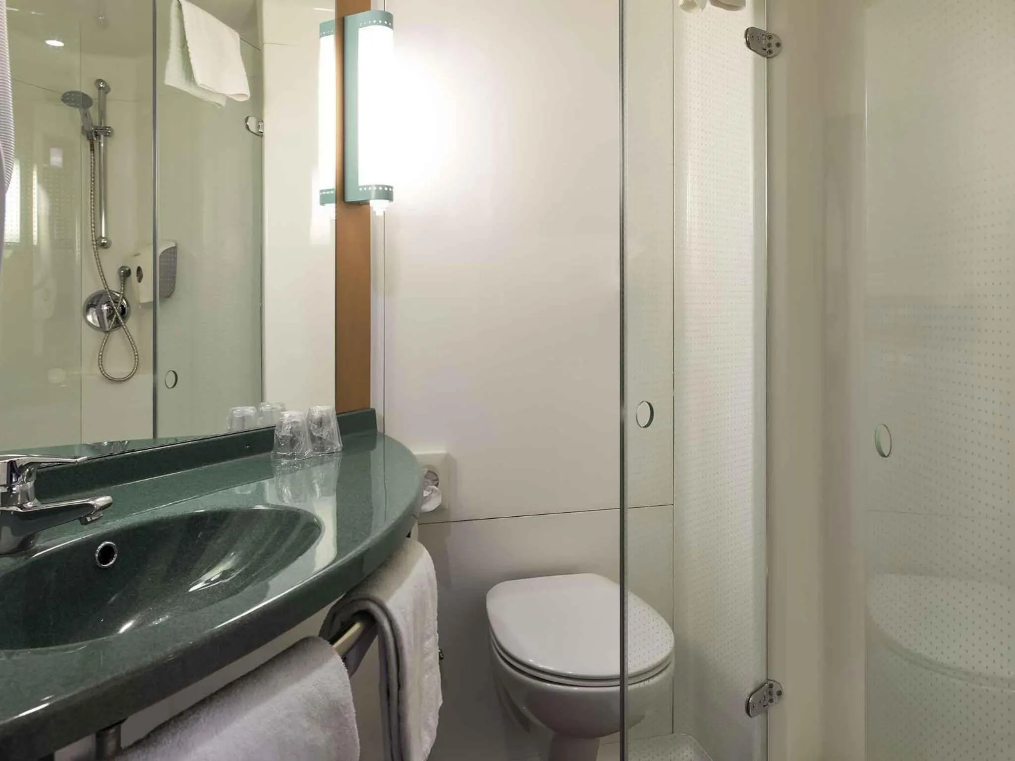 Bedroom in ibis Aalst