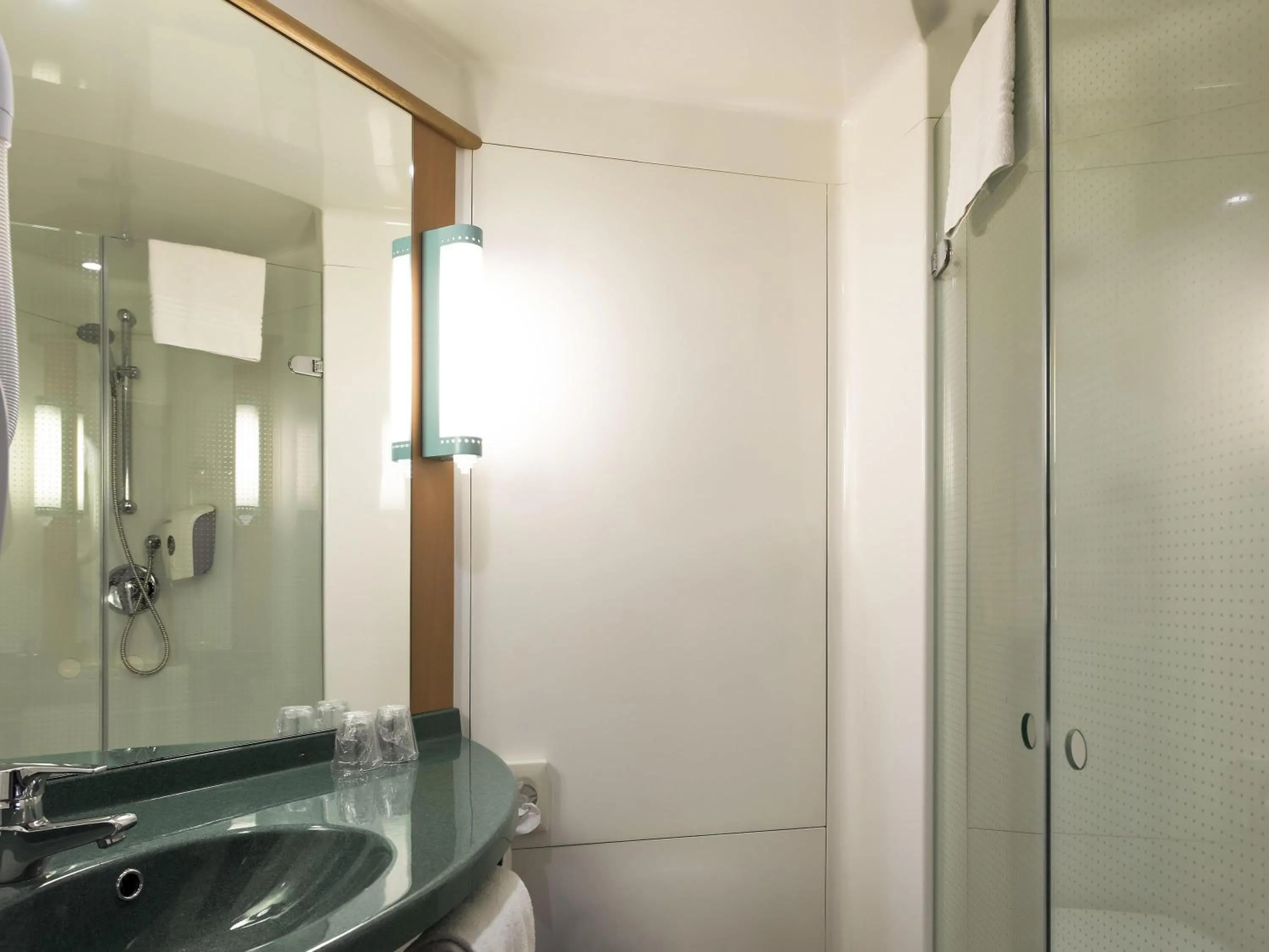 Bedroom in ibis Aalst