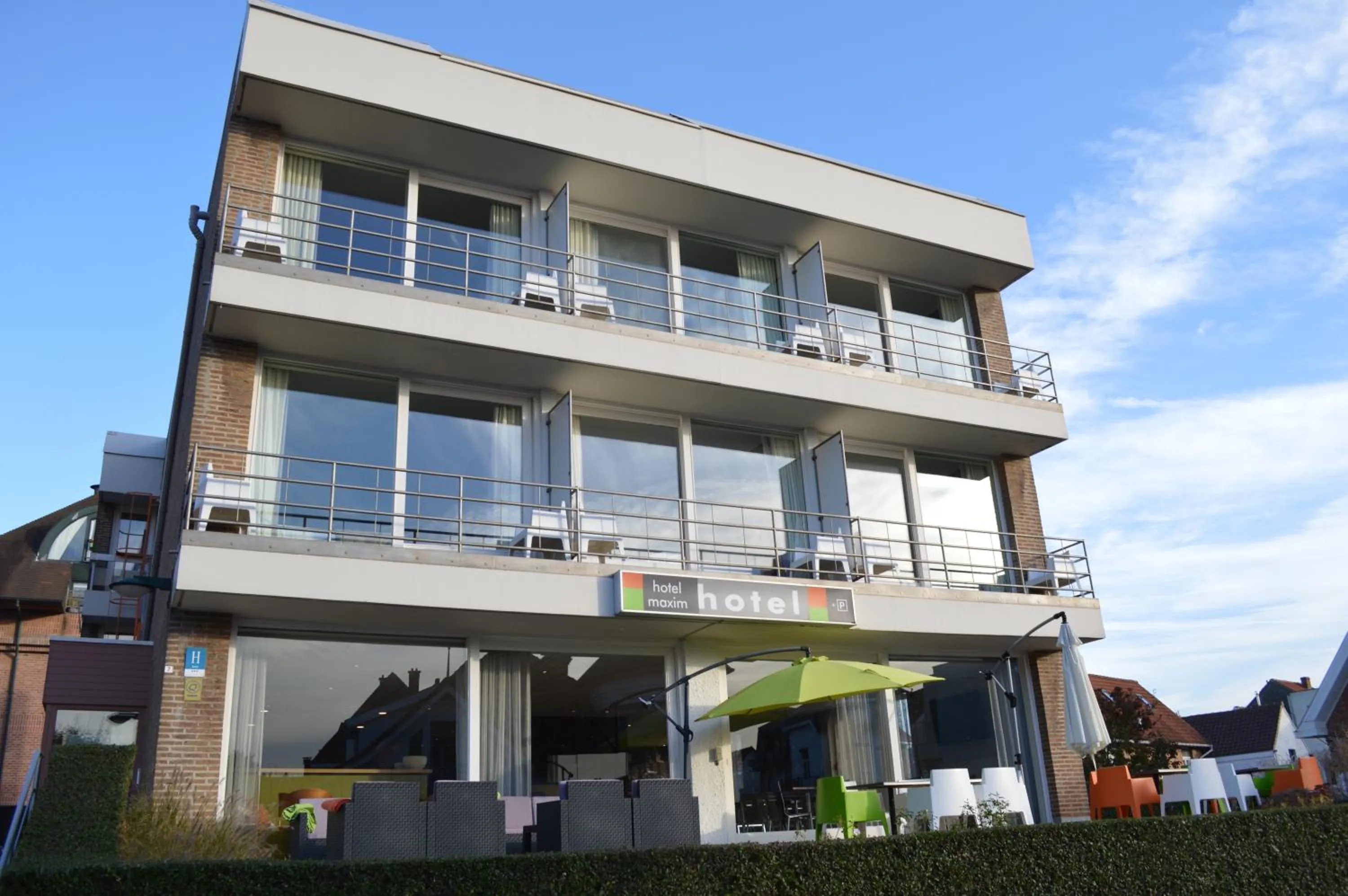 Property building in Hotel Maxim