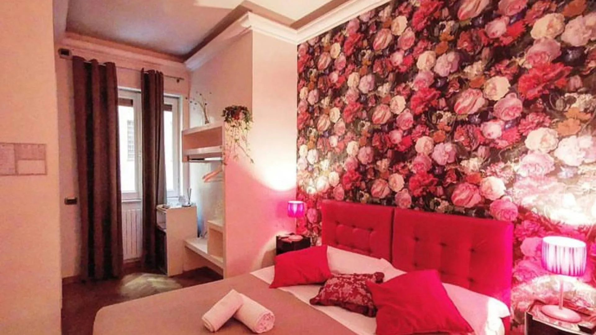 Bedroom, Bed in Persia Collection Trevi