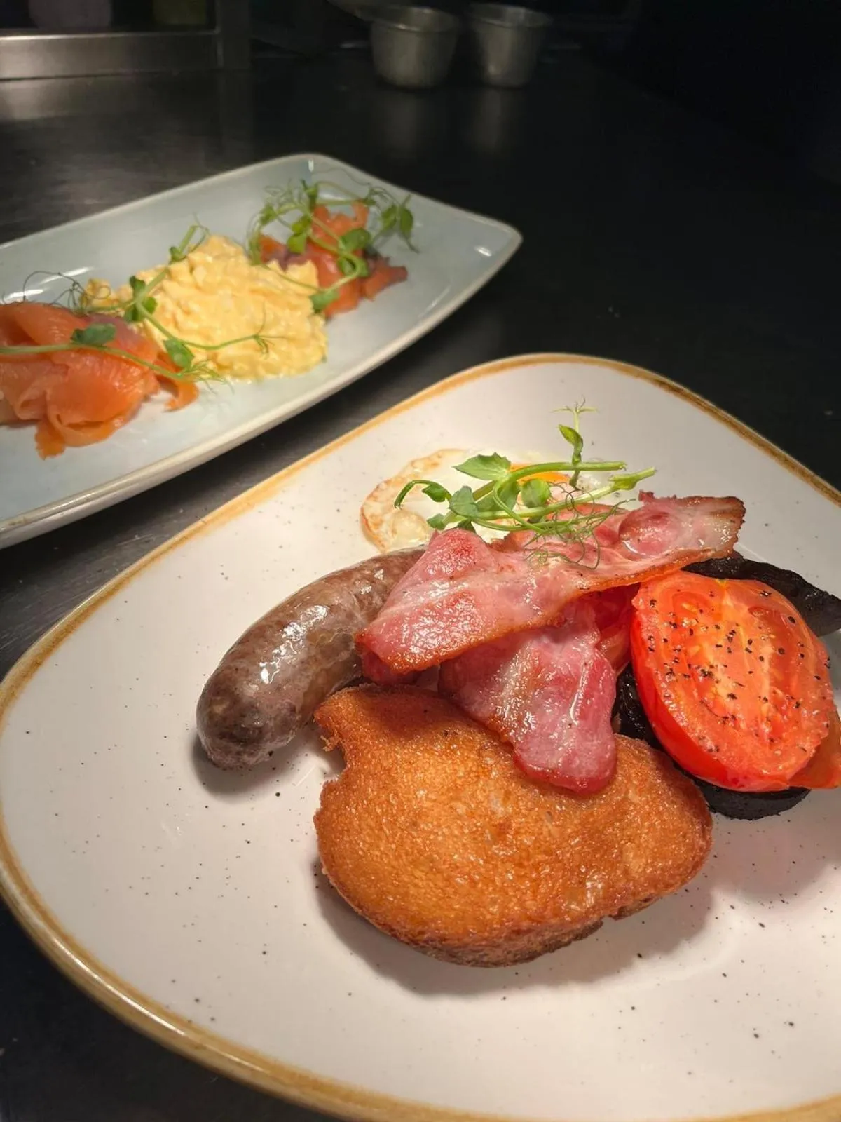 Breakfast in Cat and Custard Pot Inn