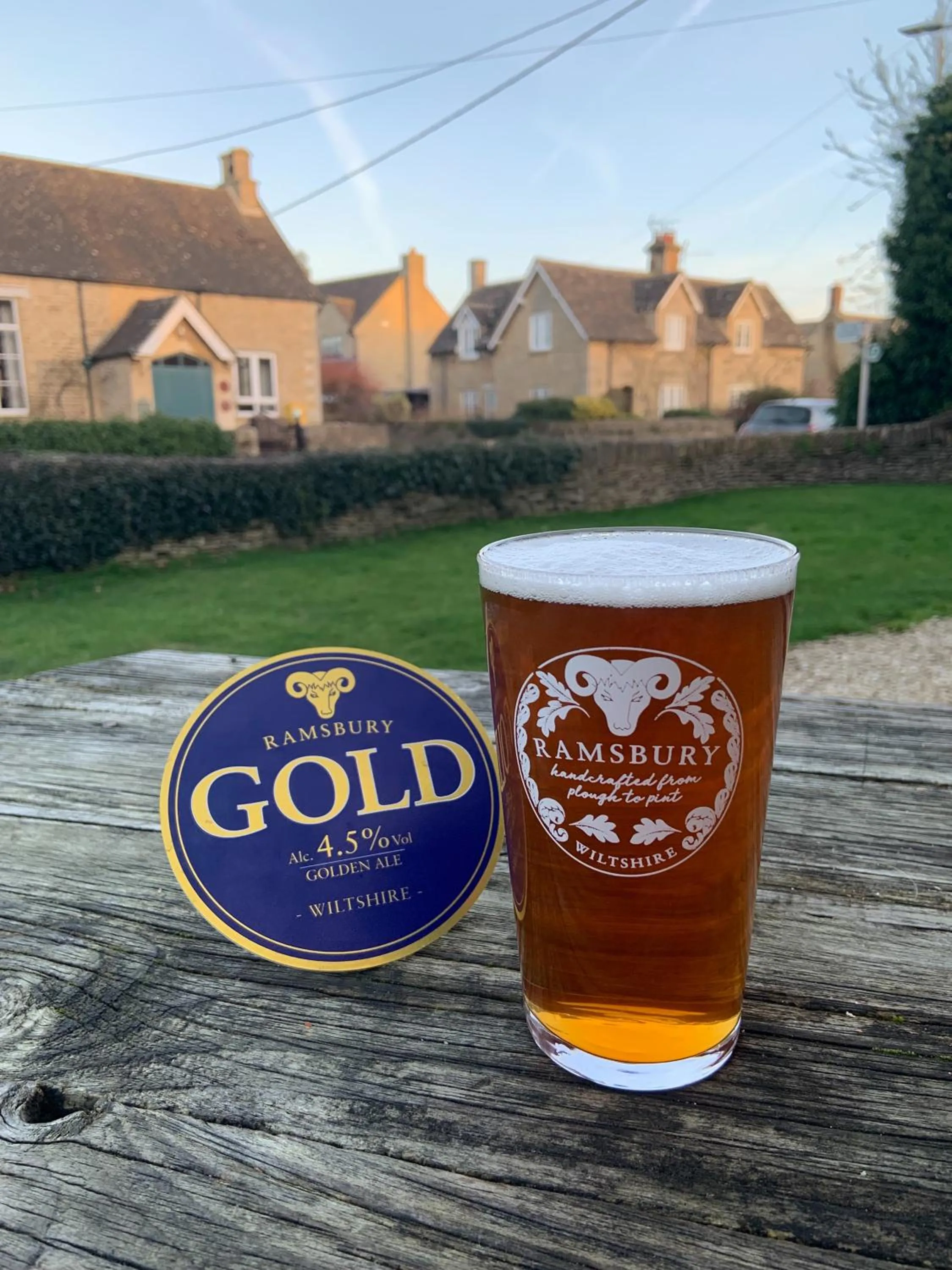 Food and drinks in Cat and Custard Pot Inn