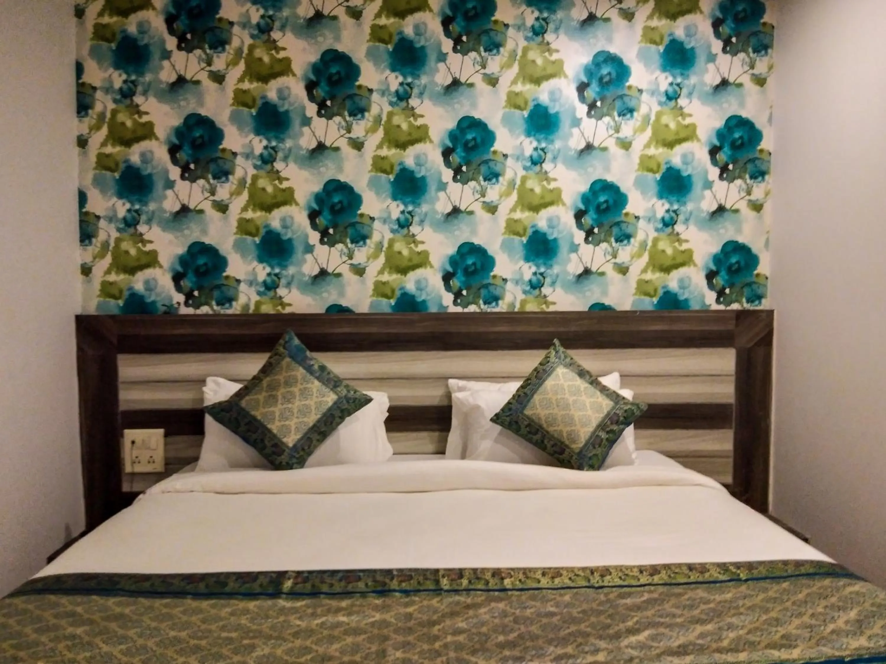 Dwivedi Hotels Hotel Elena