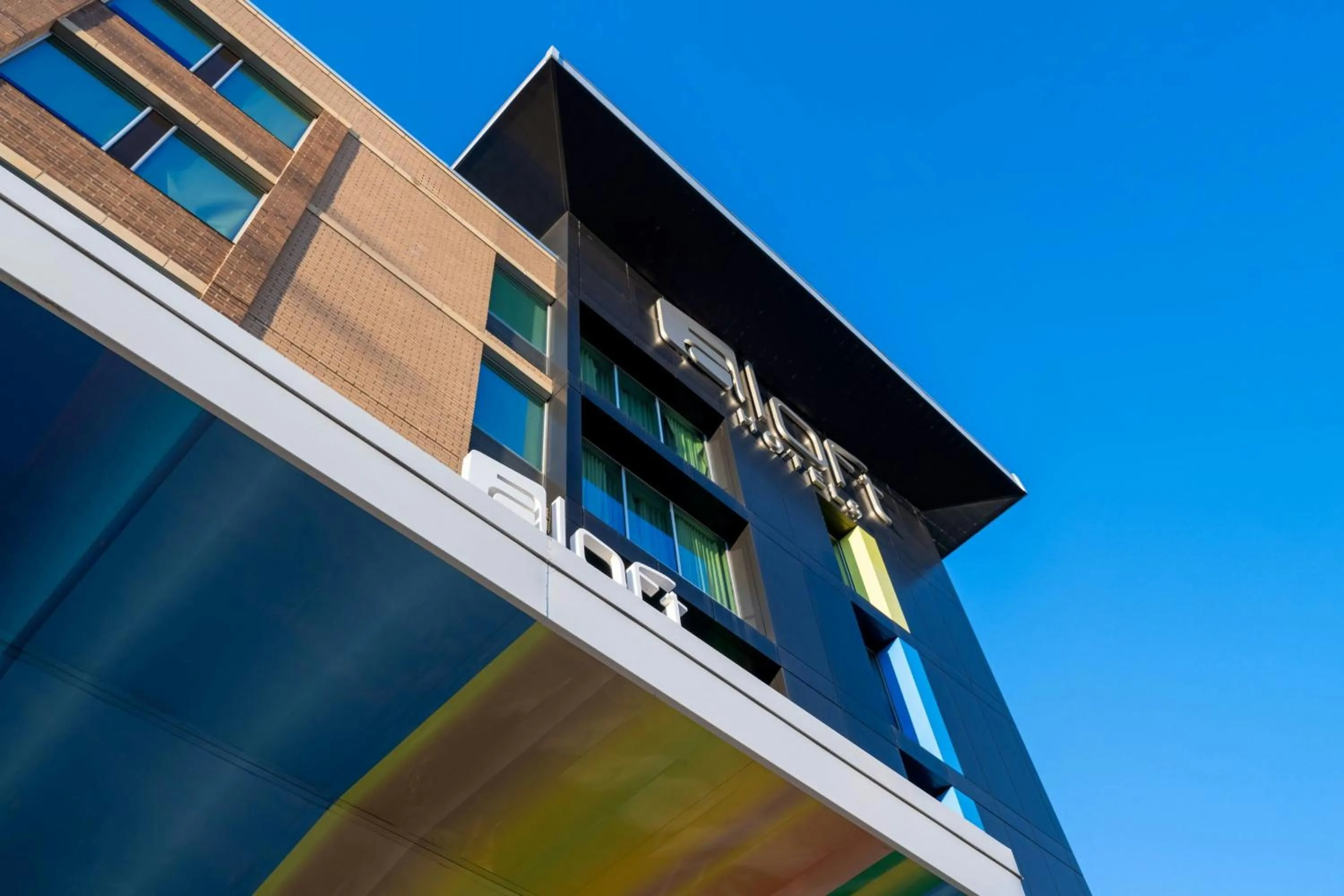 Property building in Aloft Columbia Downtown