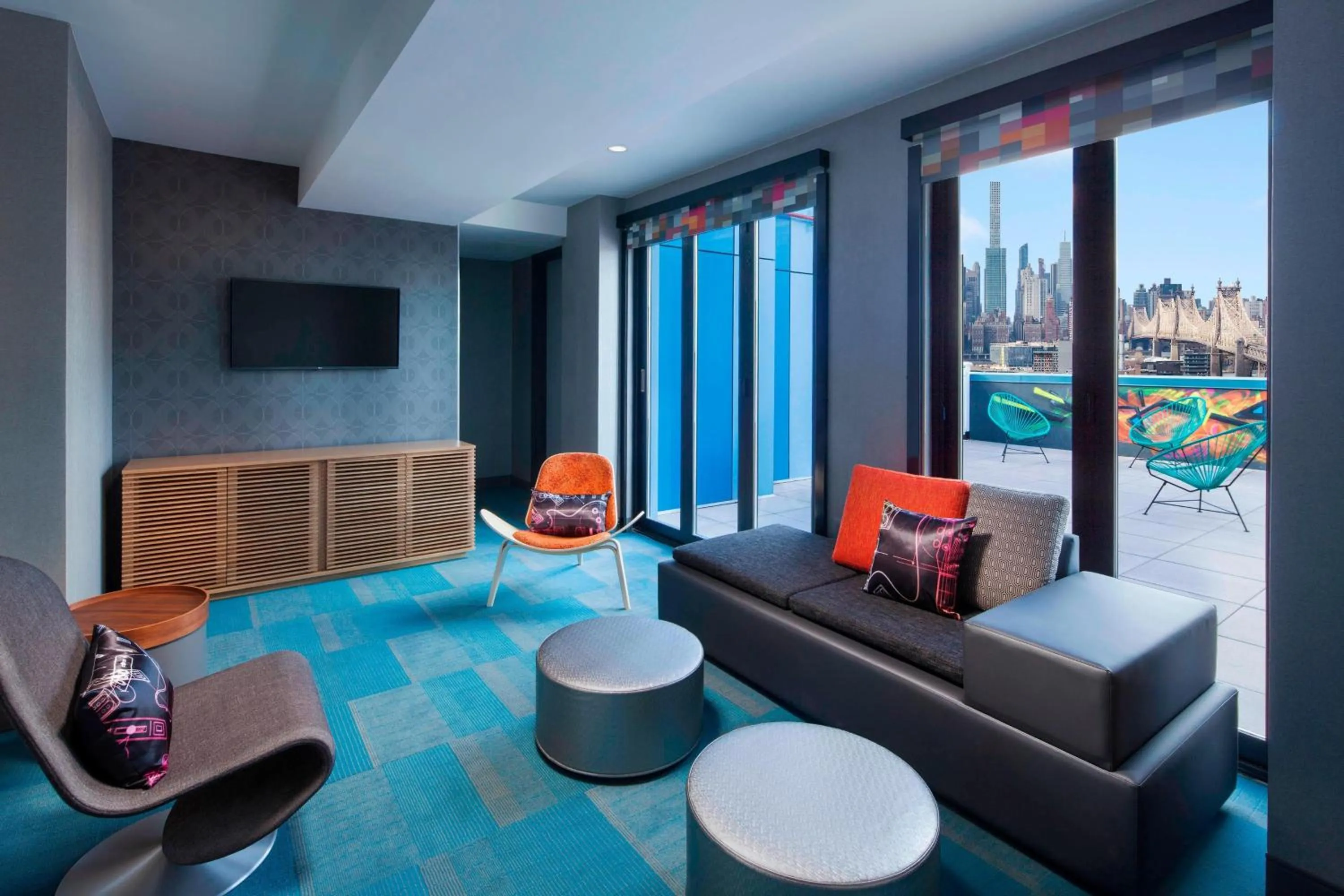 Photo of the whole room in Aloft Long Island City-Manhattan View
