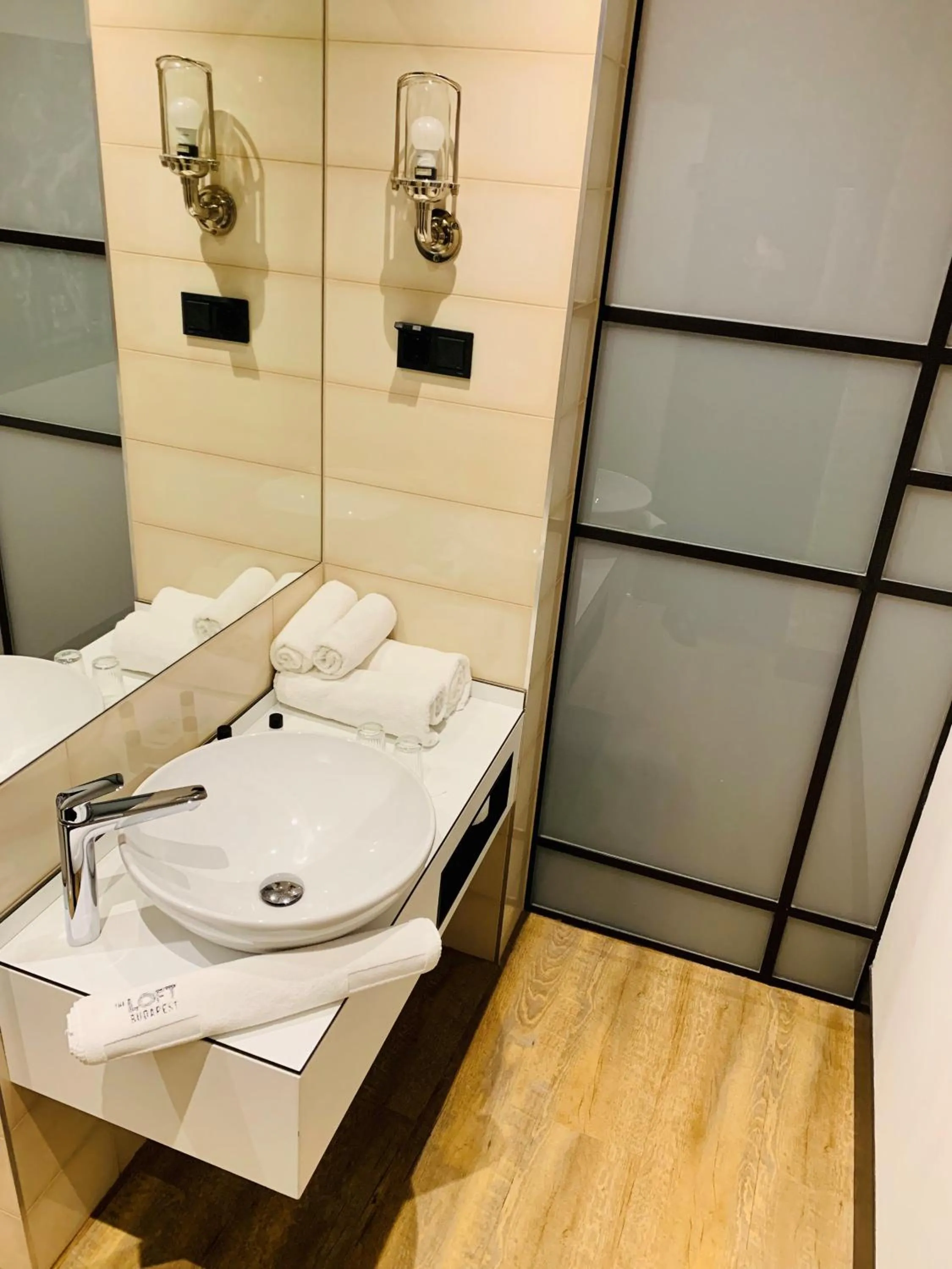 Bathroom in The Loft Budapest