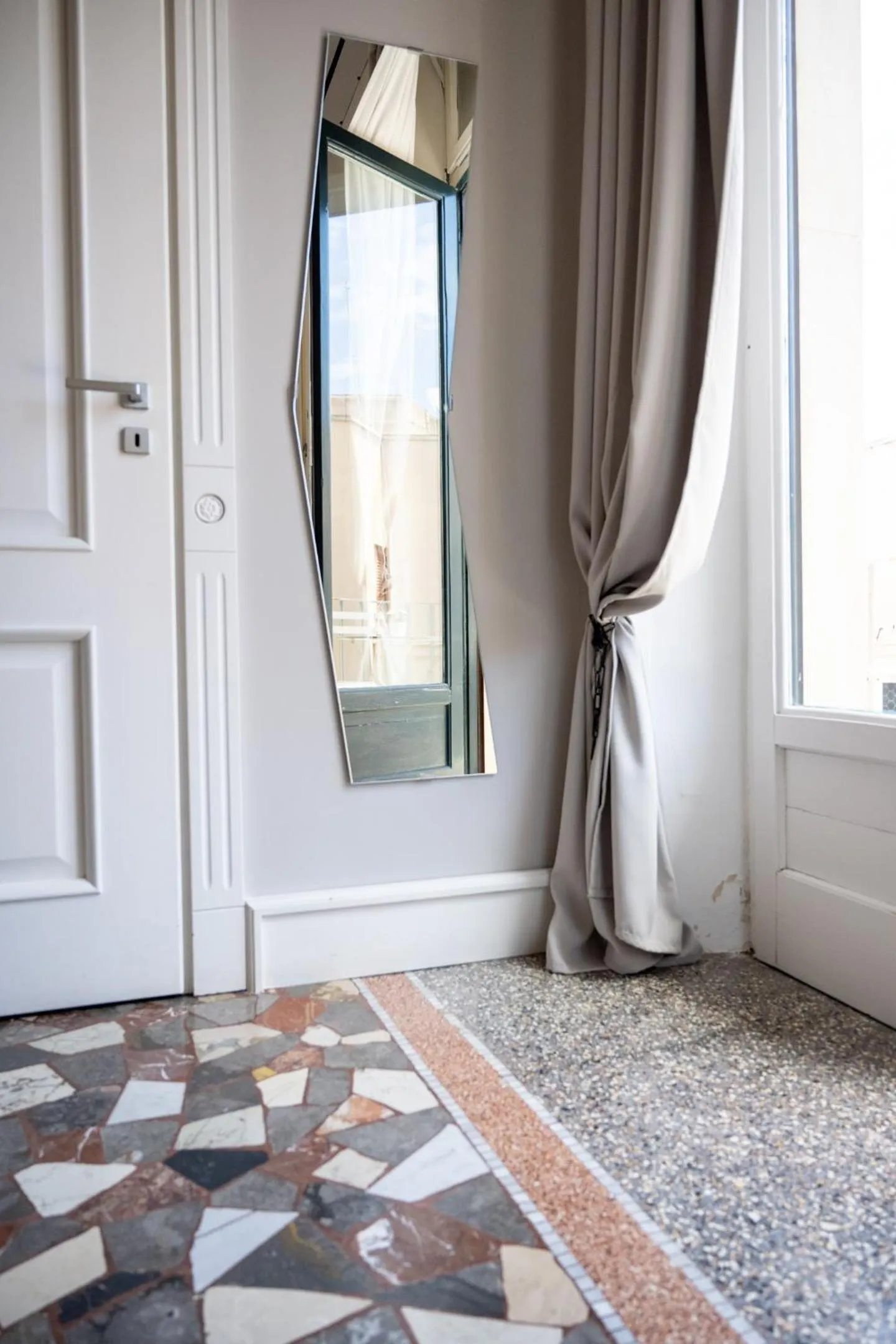 Decorative detail in Casa dei Ré