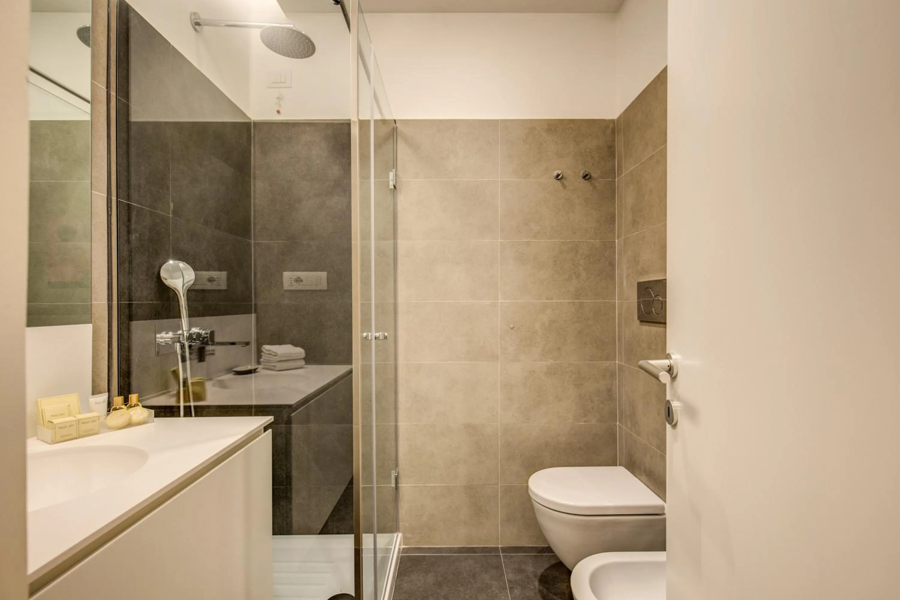 Bathroom in Dopodomani Suite